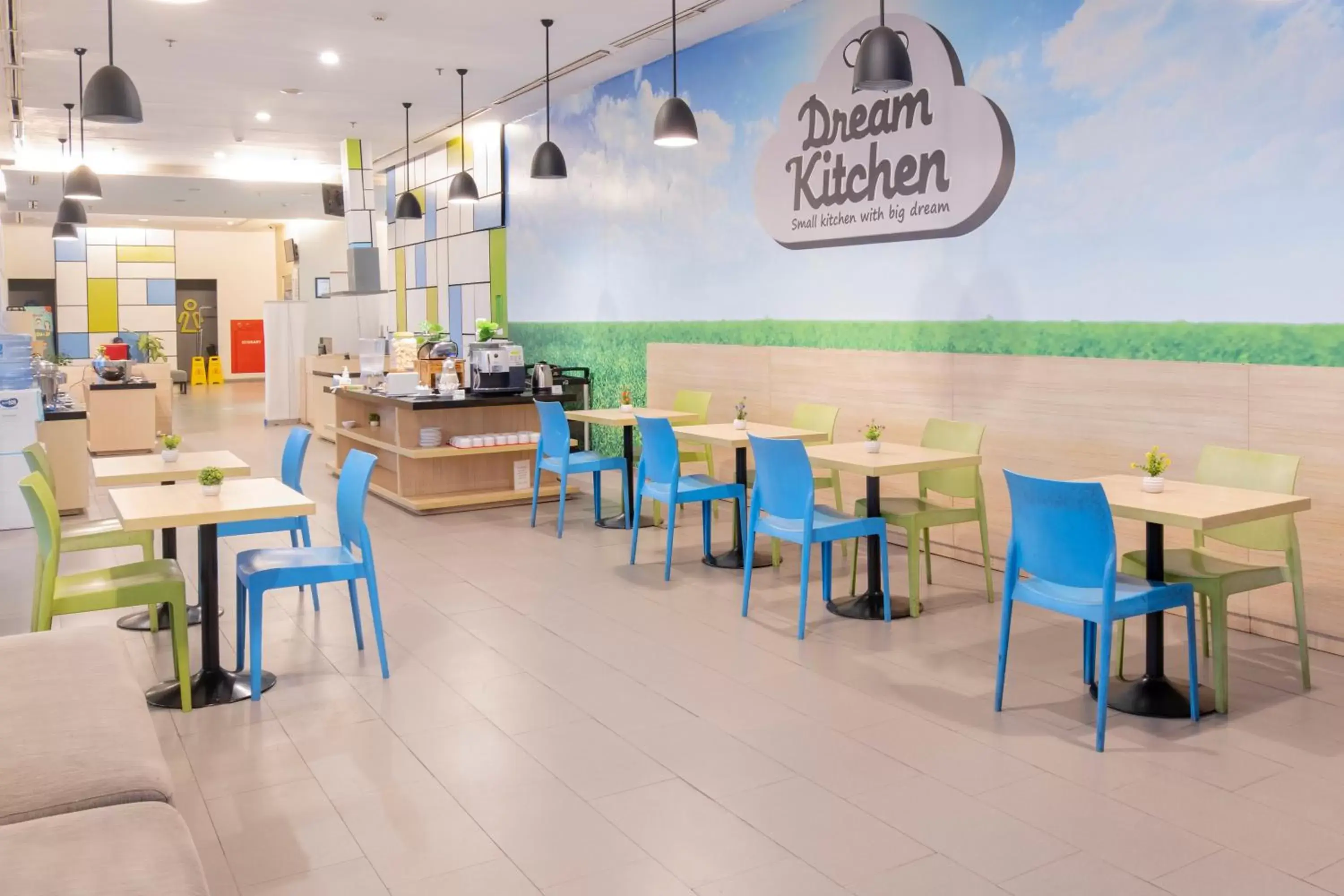 Restaurant/places to eat in Hotel Citradream Bintaro Restaurant/places to eat in Hotel Citradream Bintaro