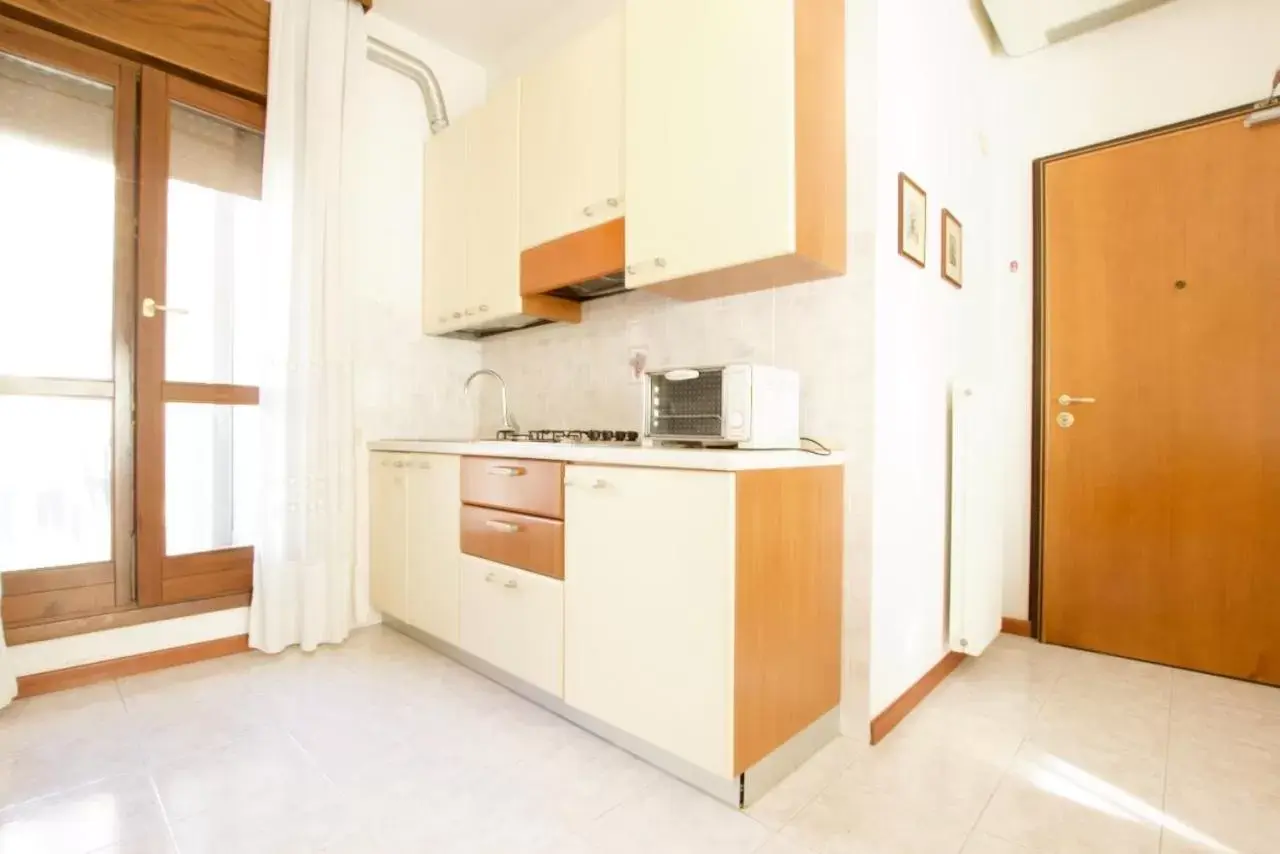 Kitchen/Kitchenette in Residence Madrid