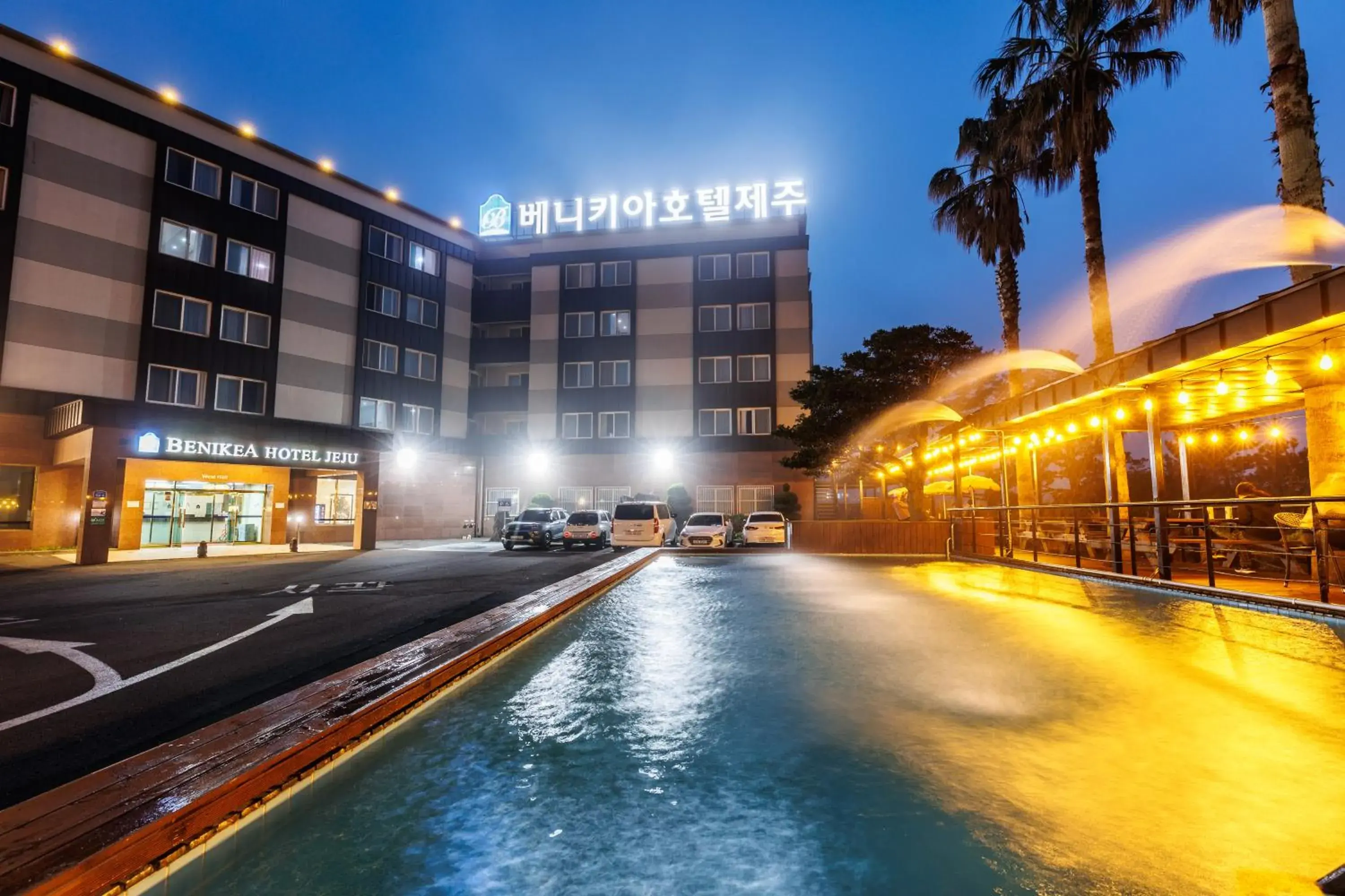 Facade/entrance in Benikea Hotel Jeju Facade/entrance in Benikea Hotel Jeju