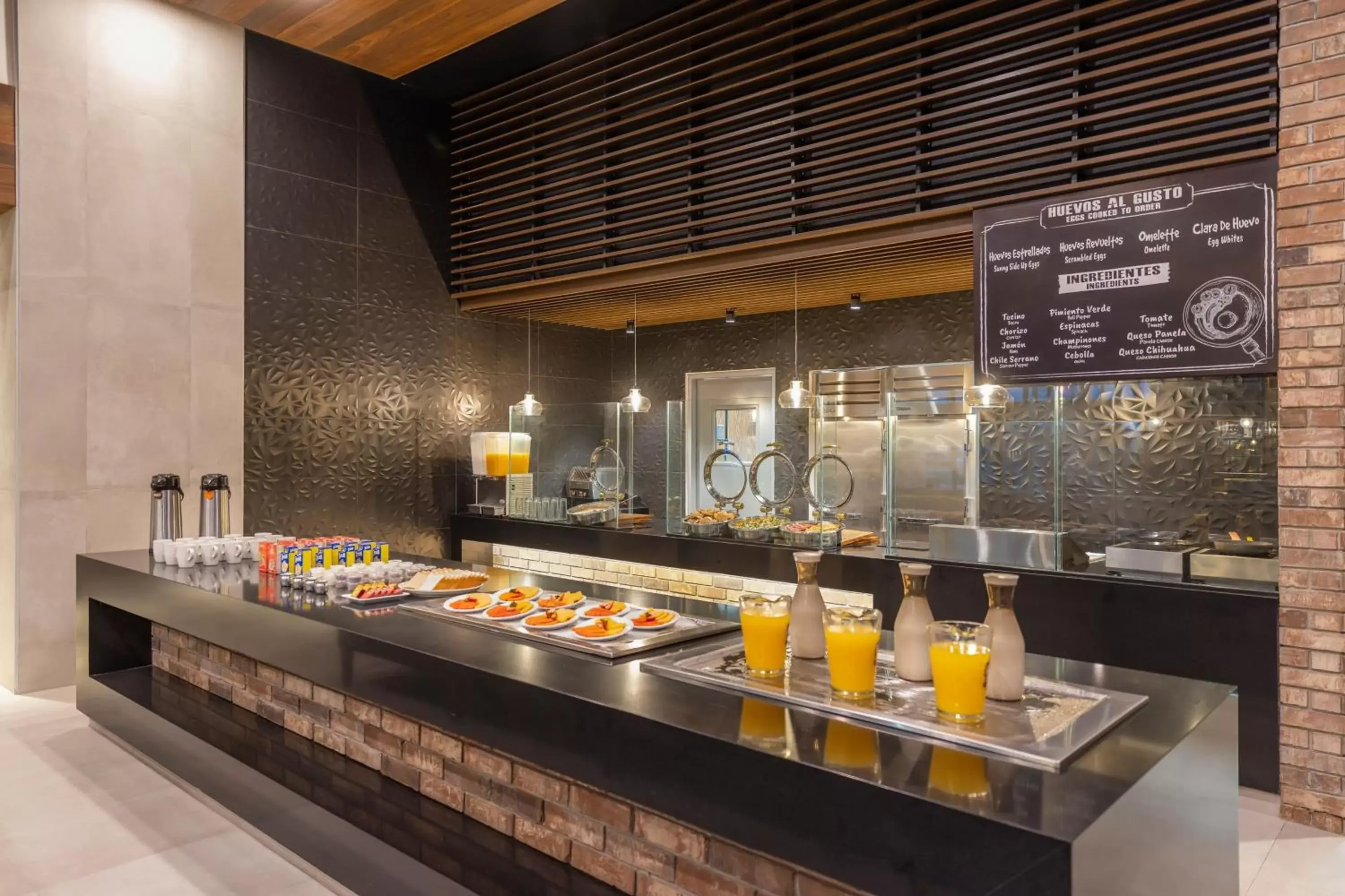 Breakfast, Restaurant/Places to Eat in Four Points by Sheraton Monterrey Airport