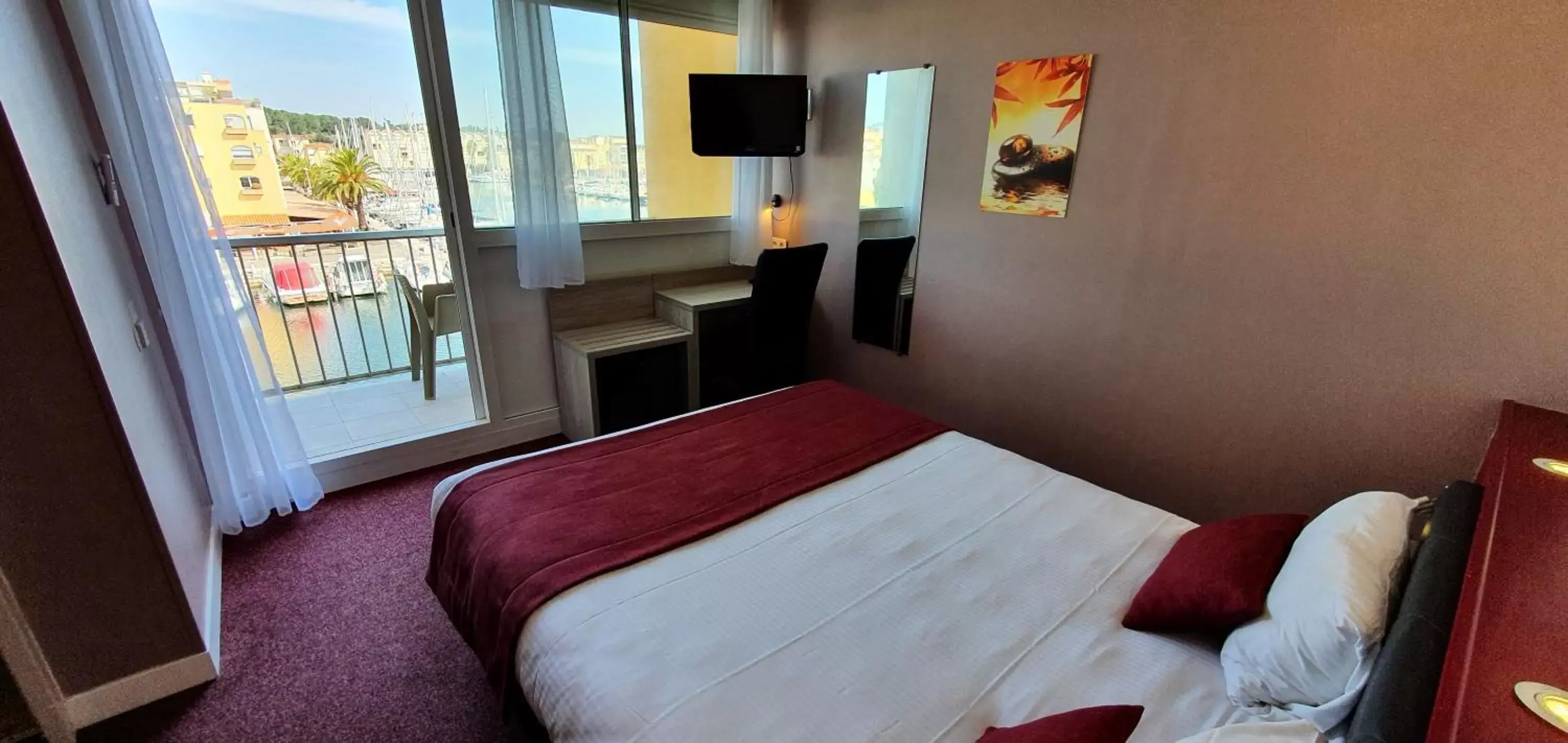 Bedroom, Bed in Hôtel Port Beach