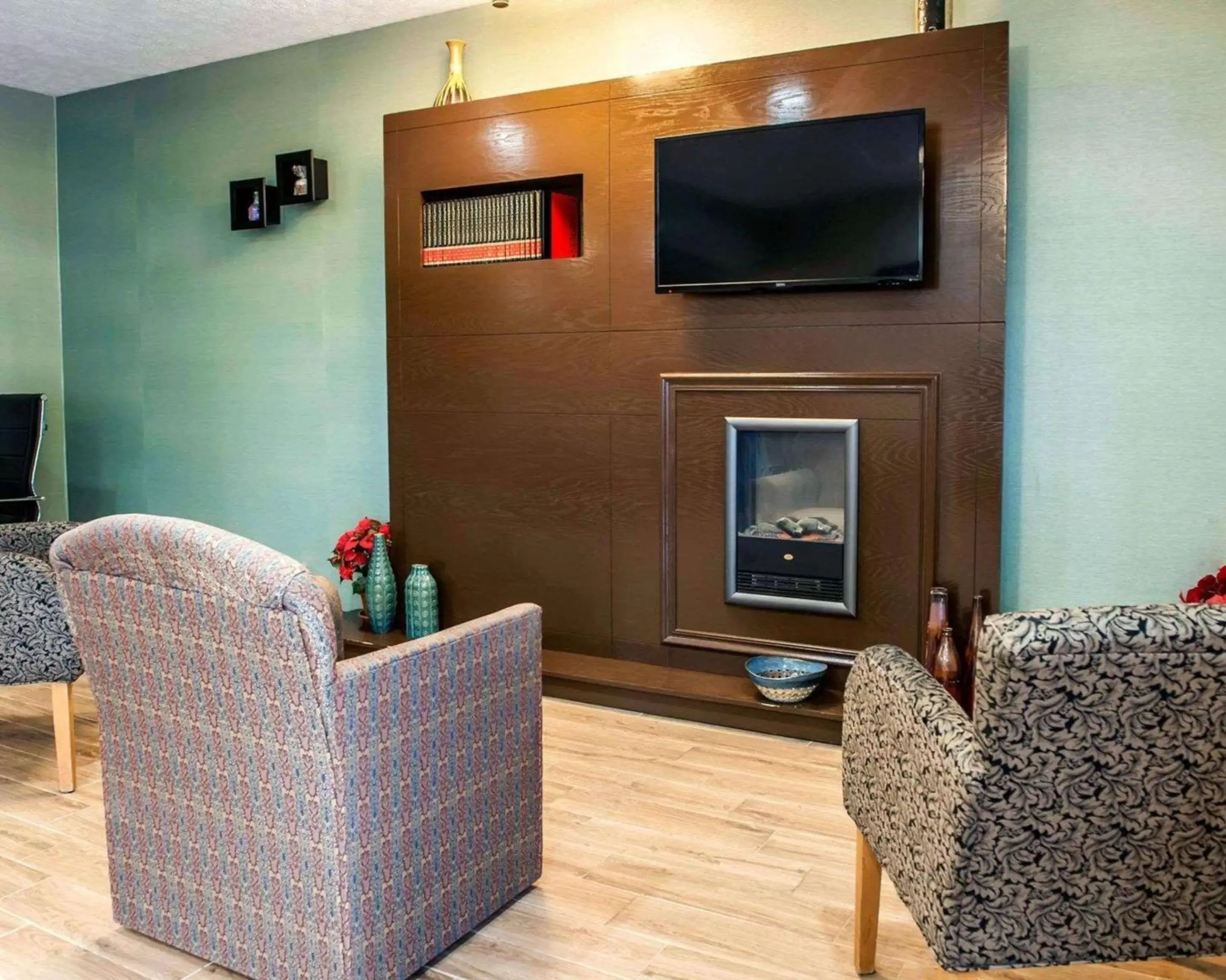 Lobby or reception in Baymont by Wyndham Richmond I-70 Lobby or reception in Baymont by Wyndham Richmond I-70