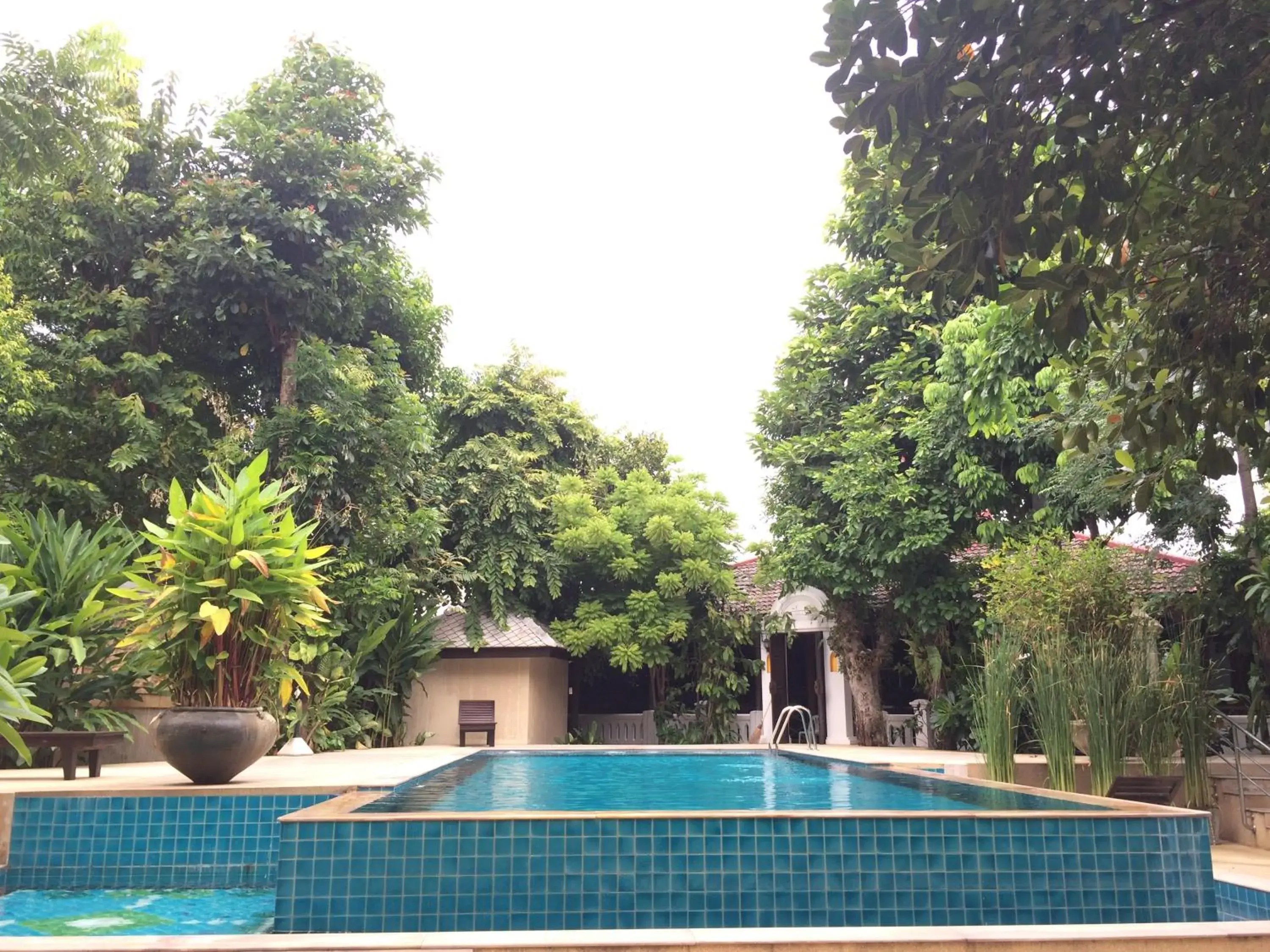 Swimming Pool in Changpuak Hotel