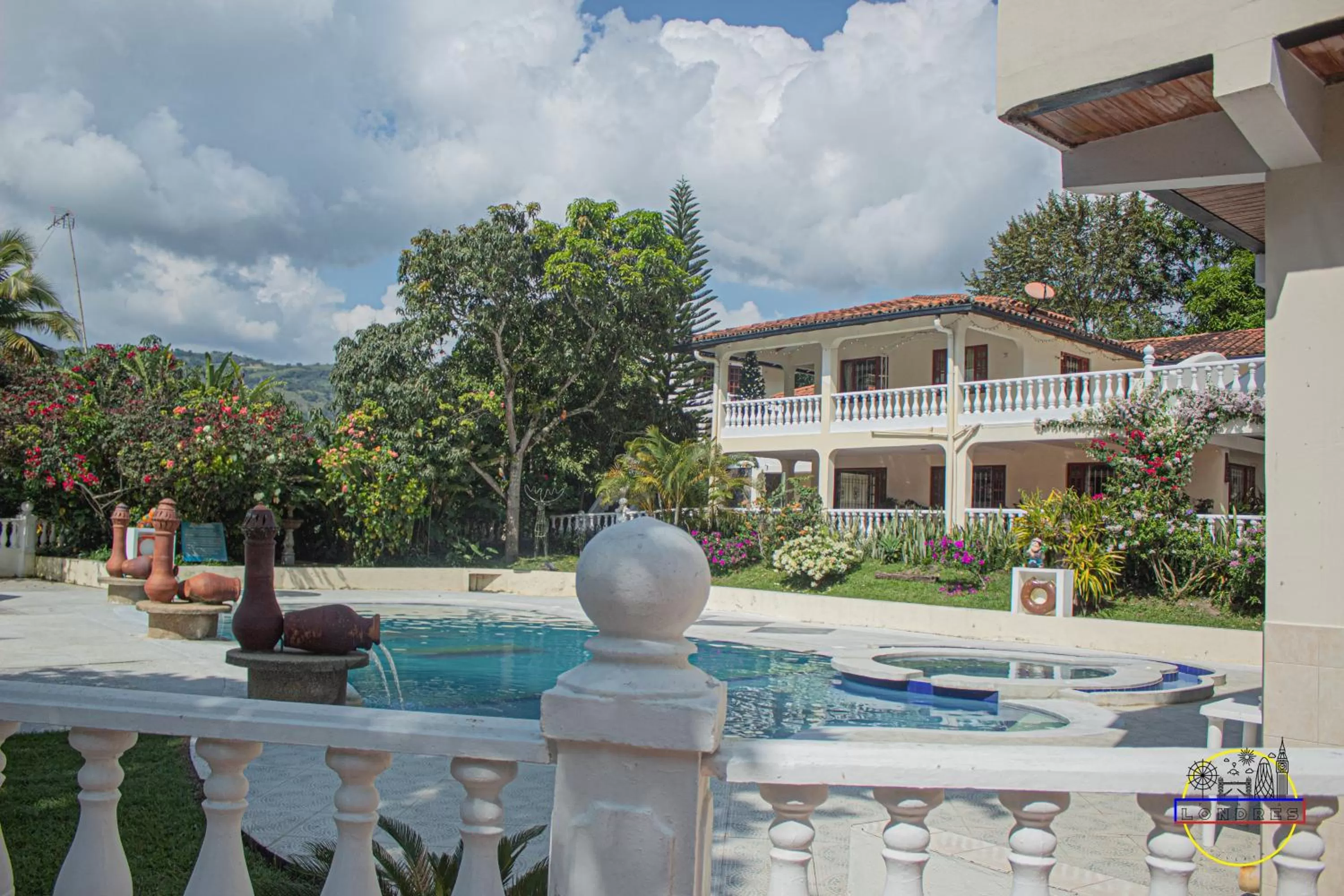 Property building in Hotel Finca Londres