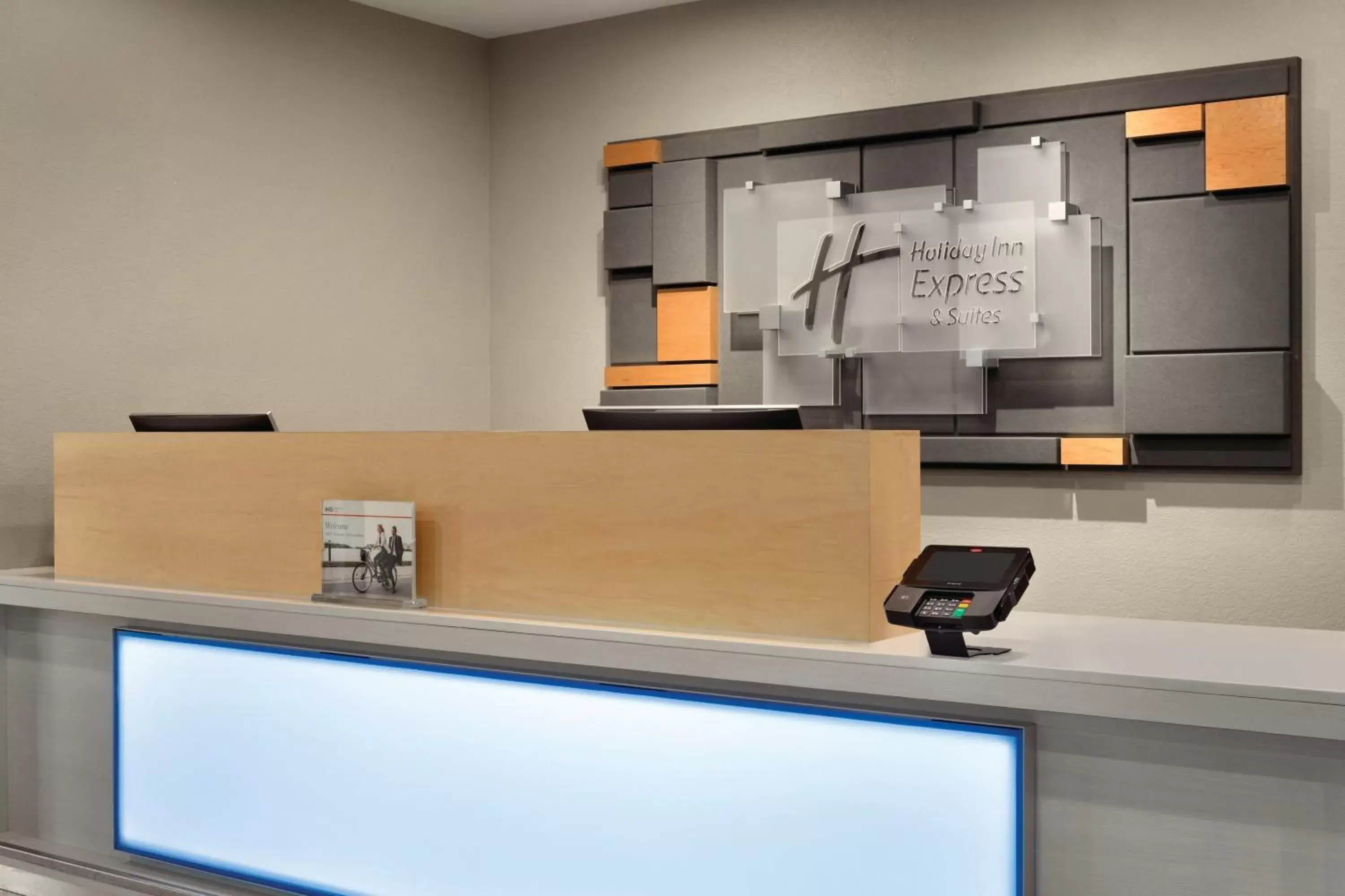 Property building, Lobby/Reception in Holiday Inn Express Hotel & Suites Lavonia, an IHG Hotel