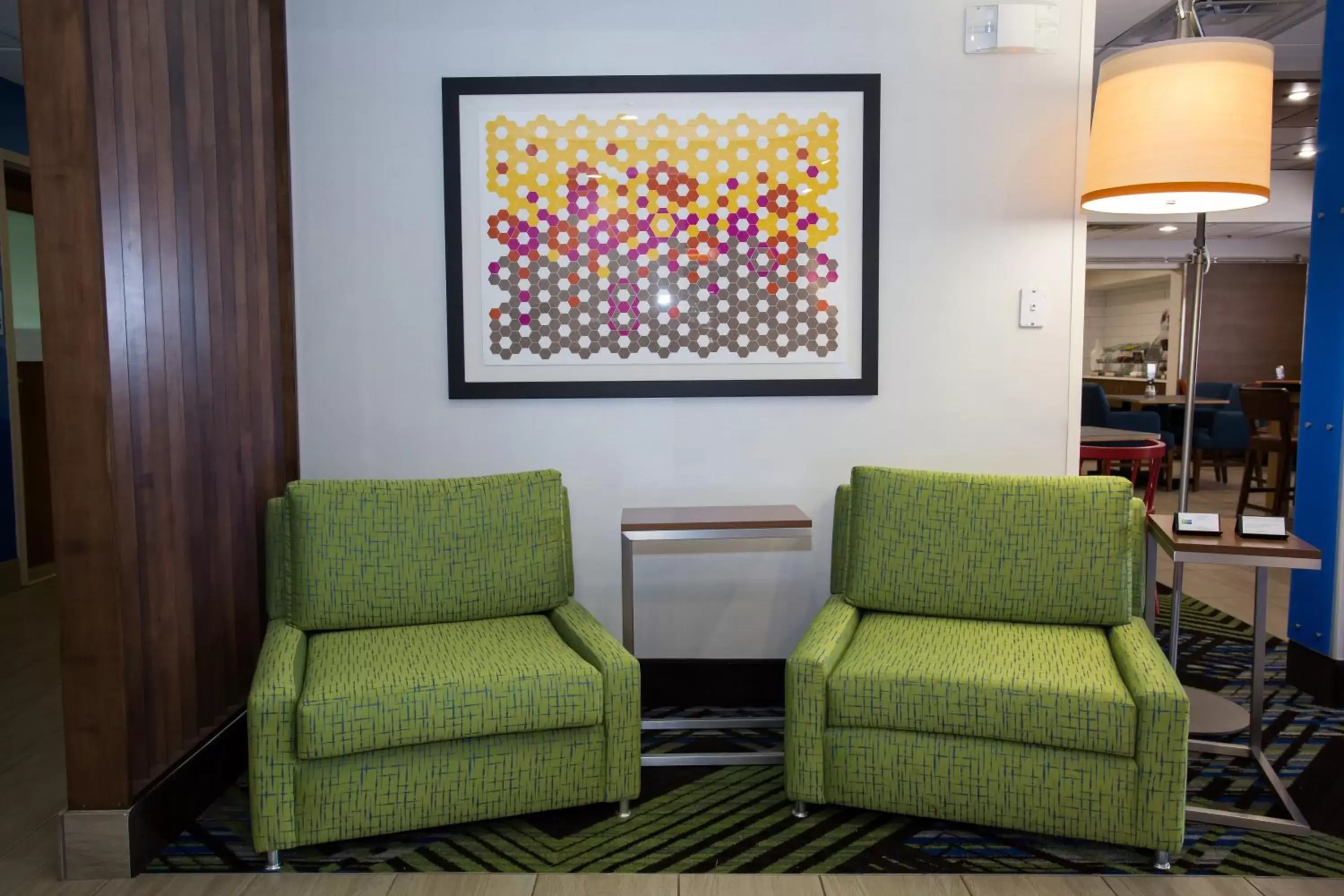 Lobby or reception, Seating Area in Holiday Inn Express Wilmington, an IHG Hotel