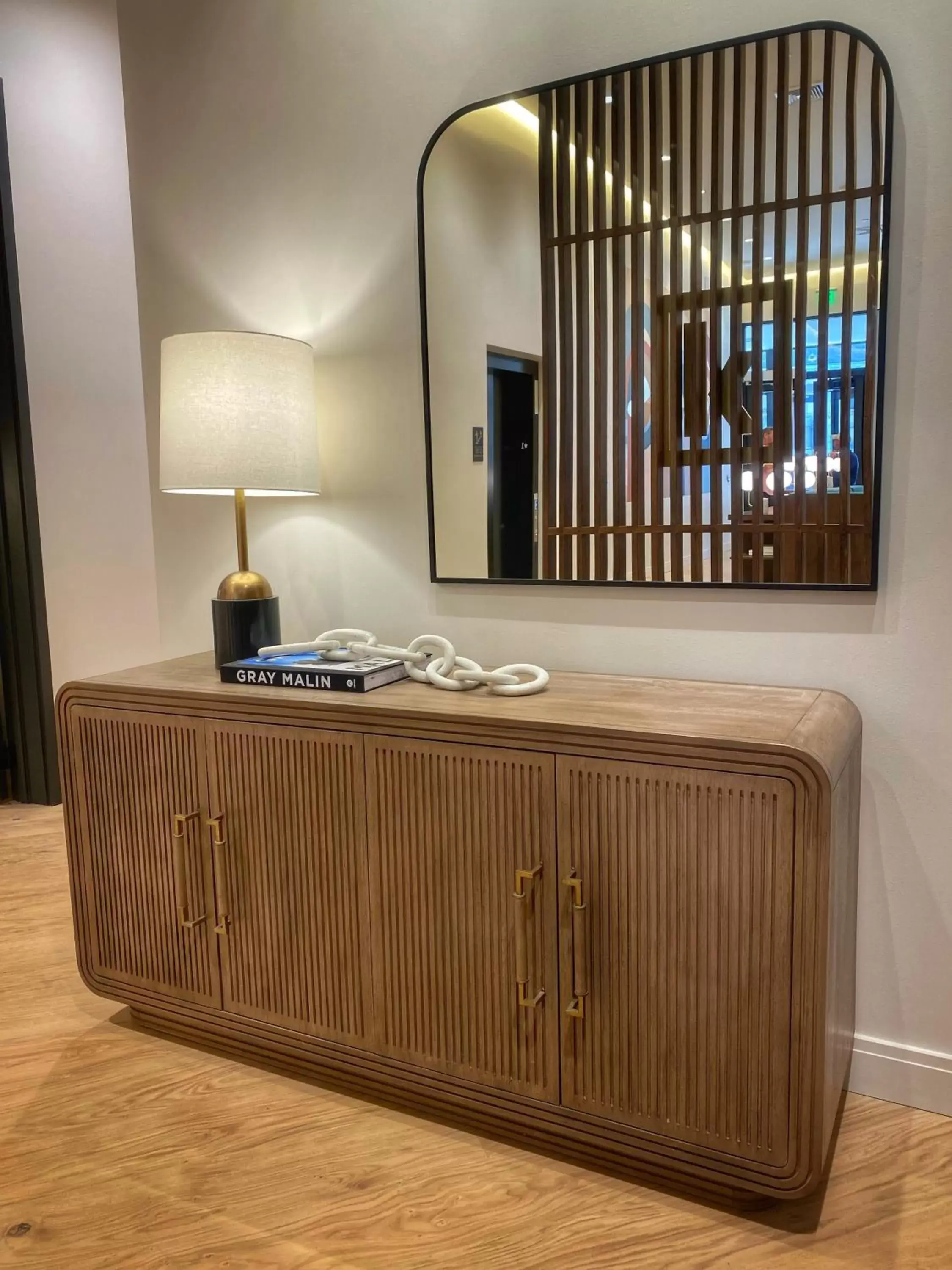 Lobby or reception, Bathroom in Kinn Guesthouse Downtown