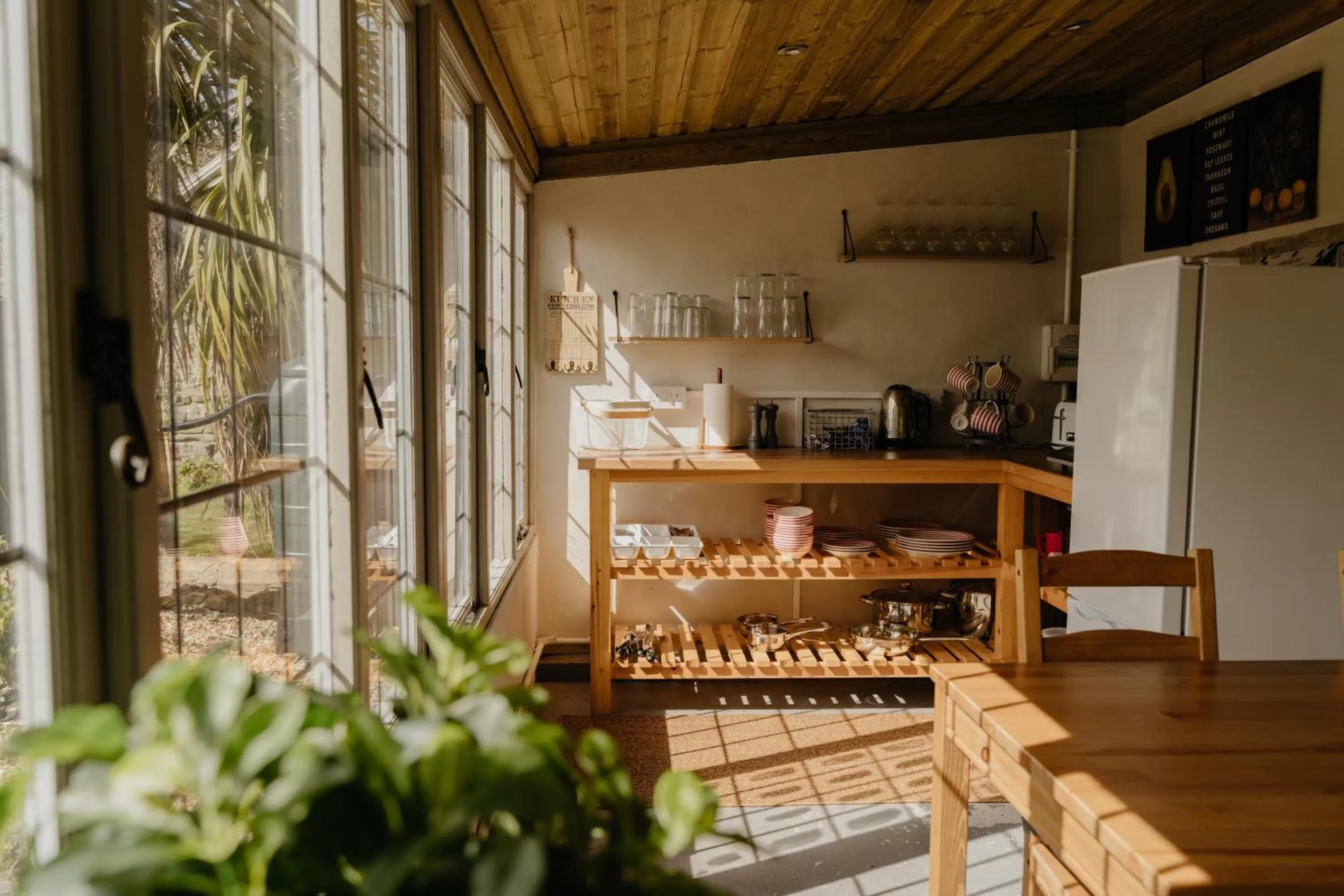 Communal kitchen, Kitchen/Kitchenette in Little England Retreats - Cottage, Yurt and Shepherd Huts