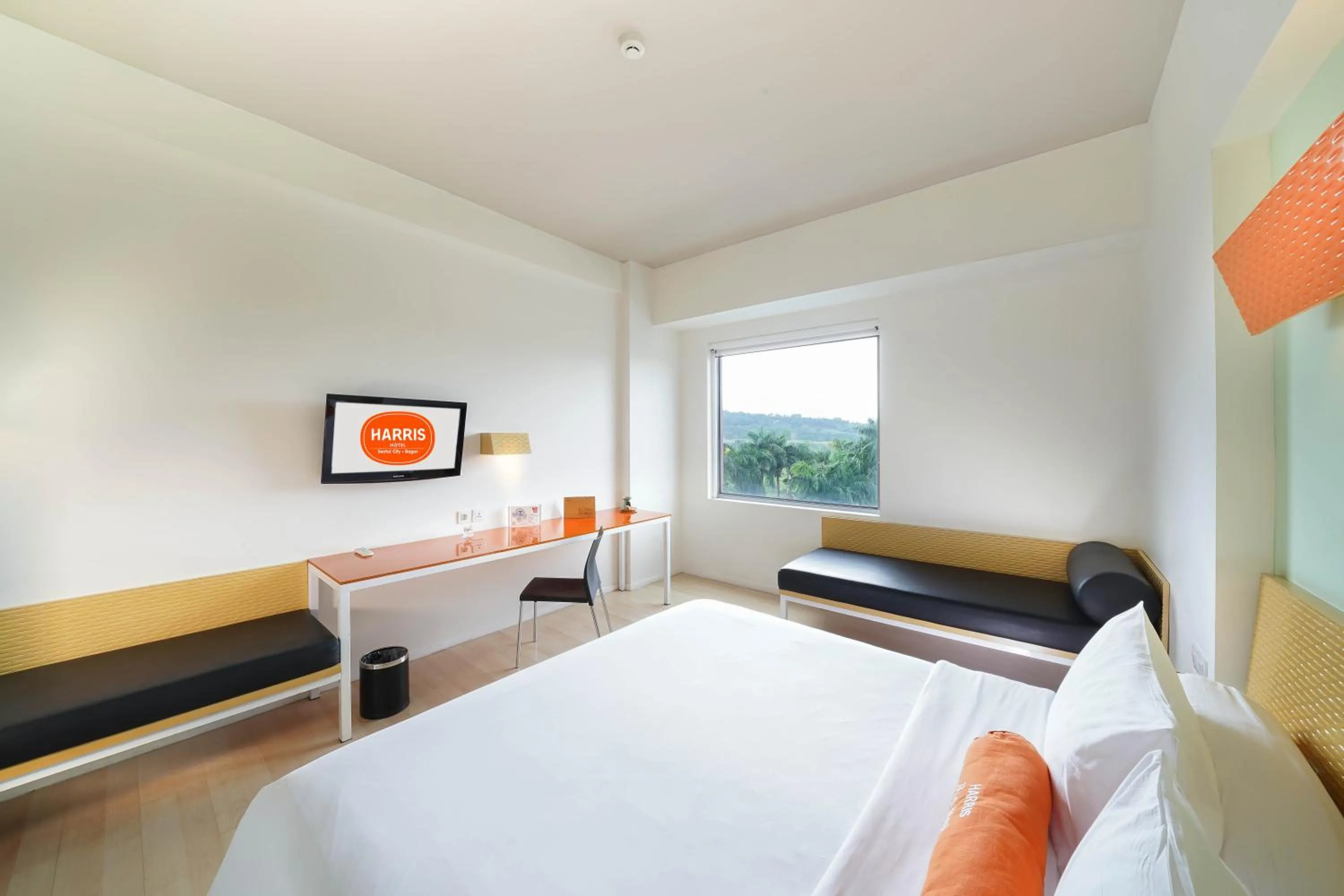 Bedroom, Bed in HARRIS Hotel Sentul City Bogor
