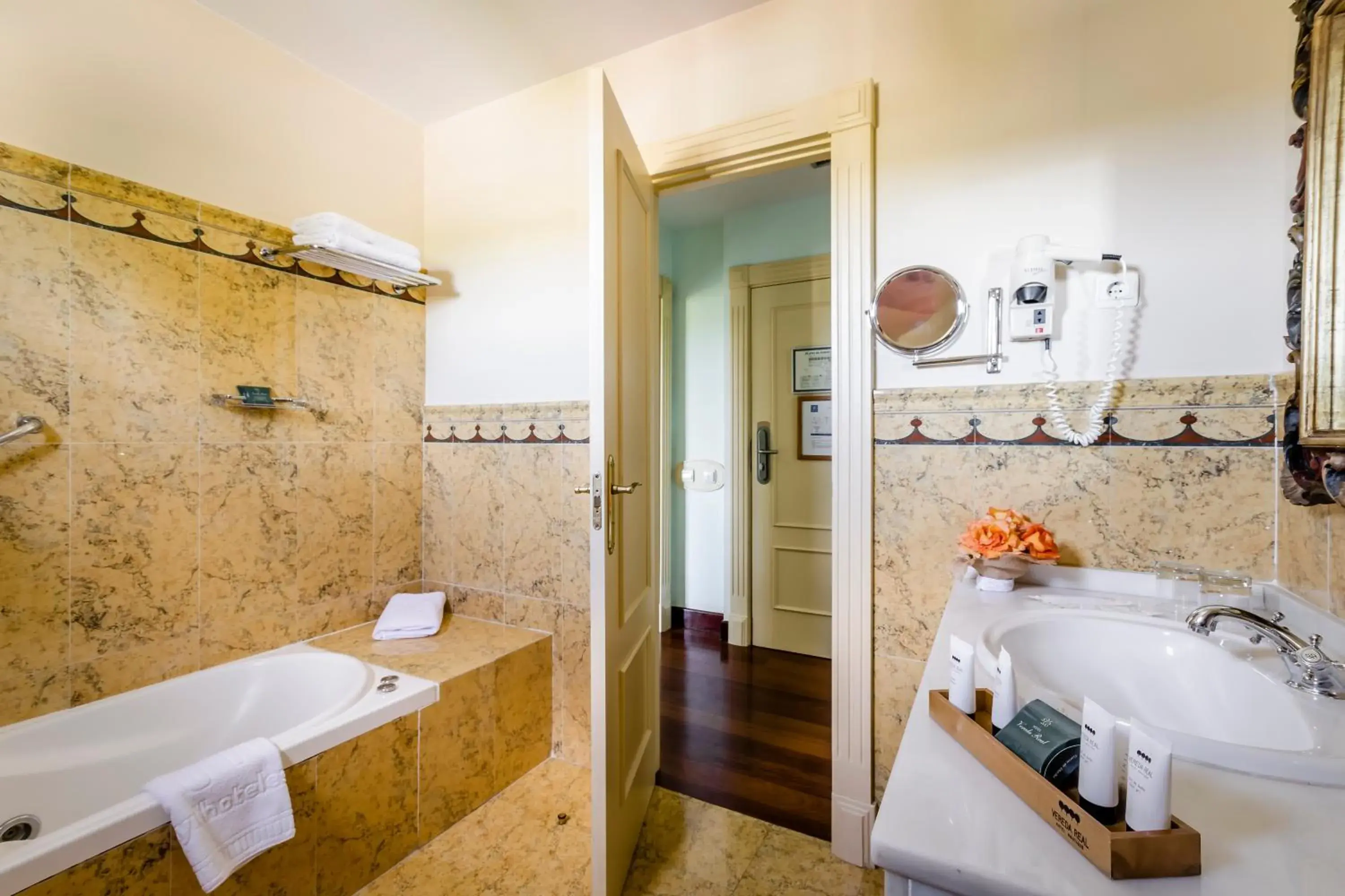 Steam room, Bathroom in YIT Vereda Real
