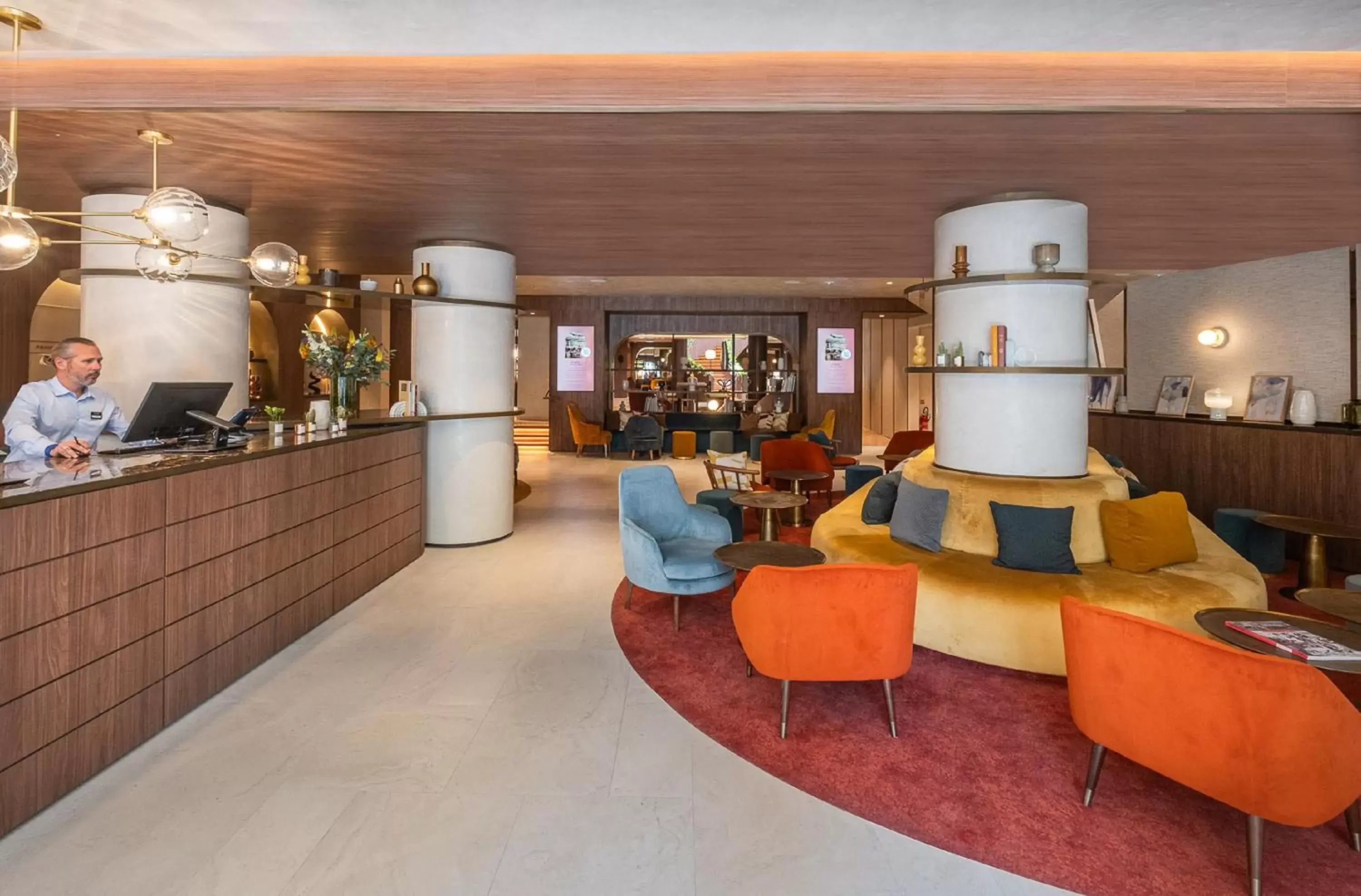 Lobby or reception in Hôtel Burdigala by Inwood Hotels