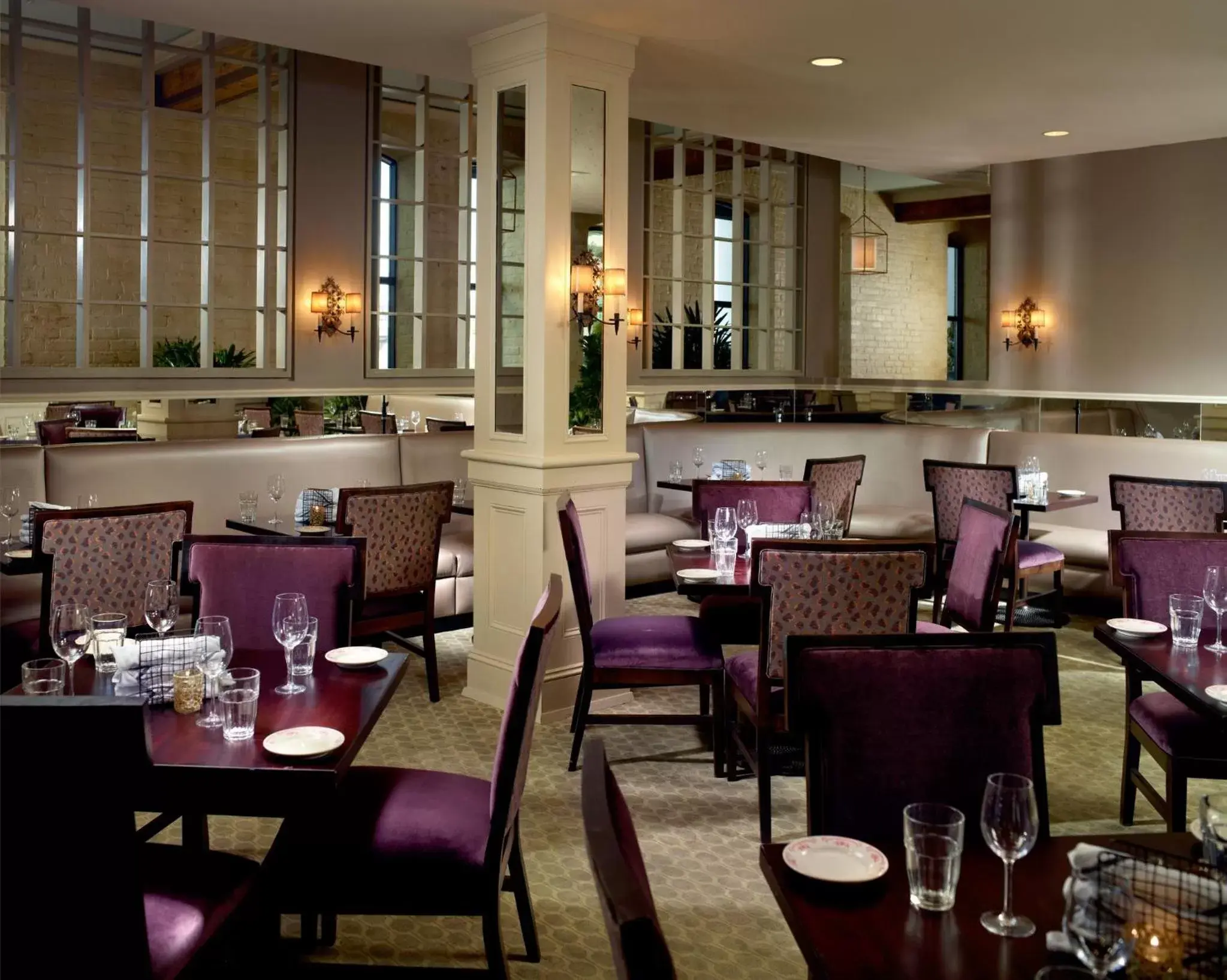 Restaurant/Places to Eat in Omni Riverfront New Orleans