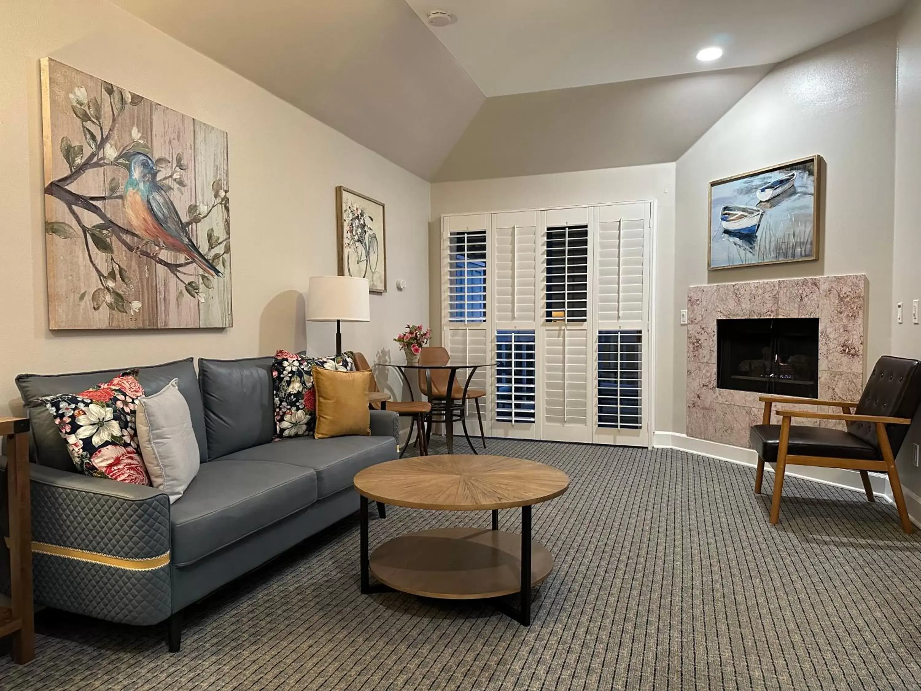 Living room, Seating Area in Bluebird Inn