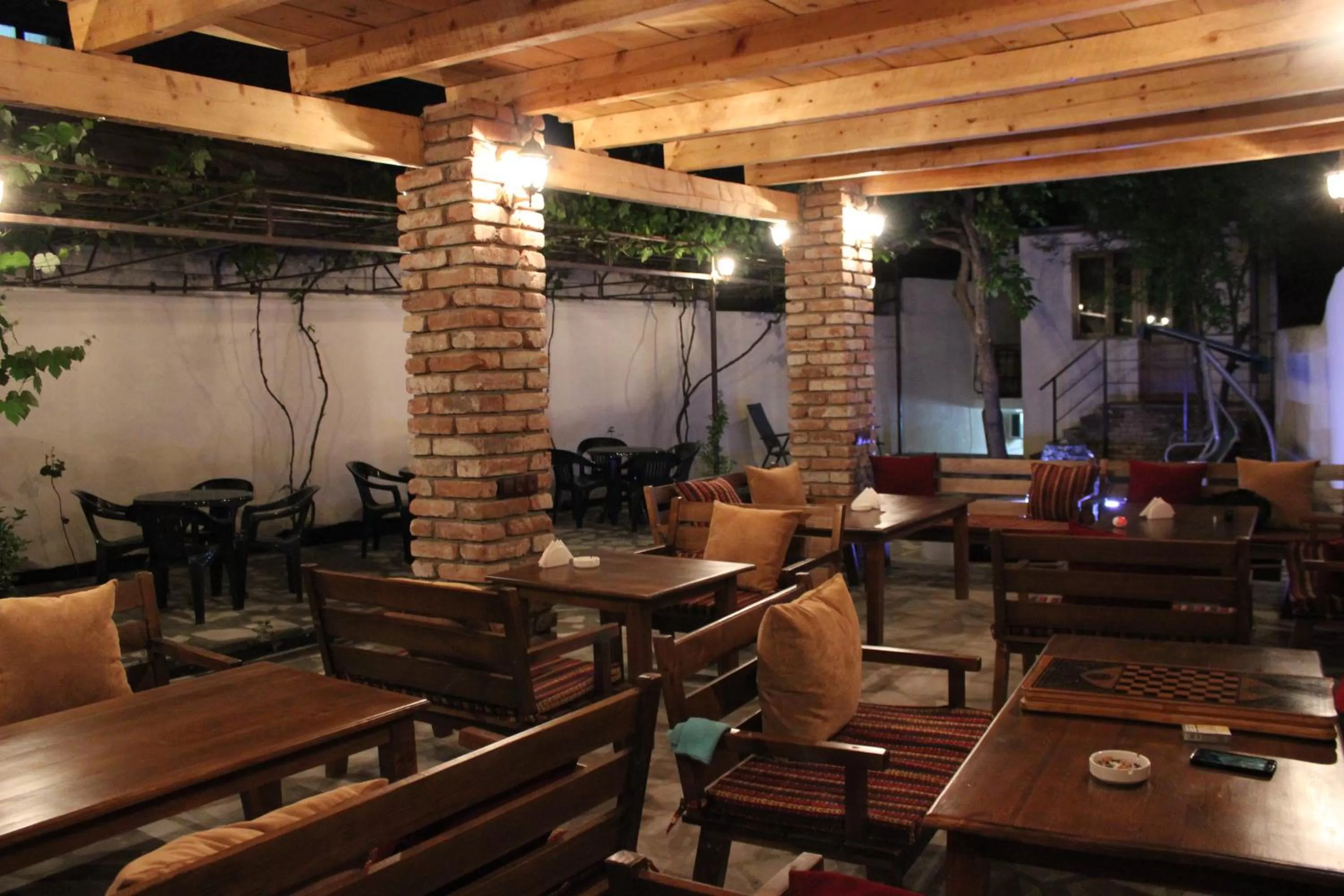 Restaurant/places to eat in Heyvany