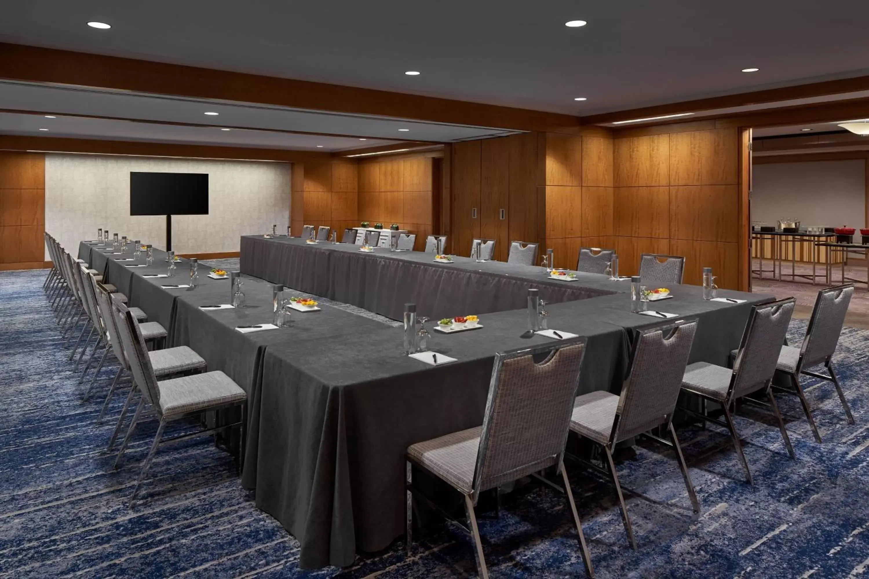 Meeting/conference room in The Opus Westchester, Autograph Collection