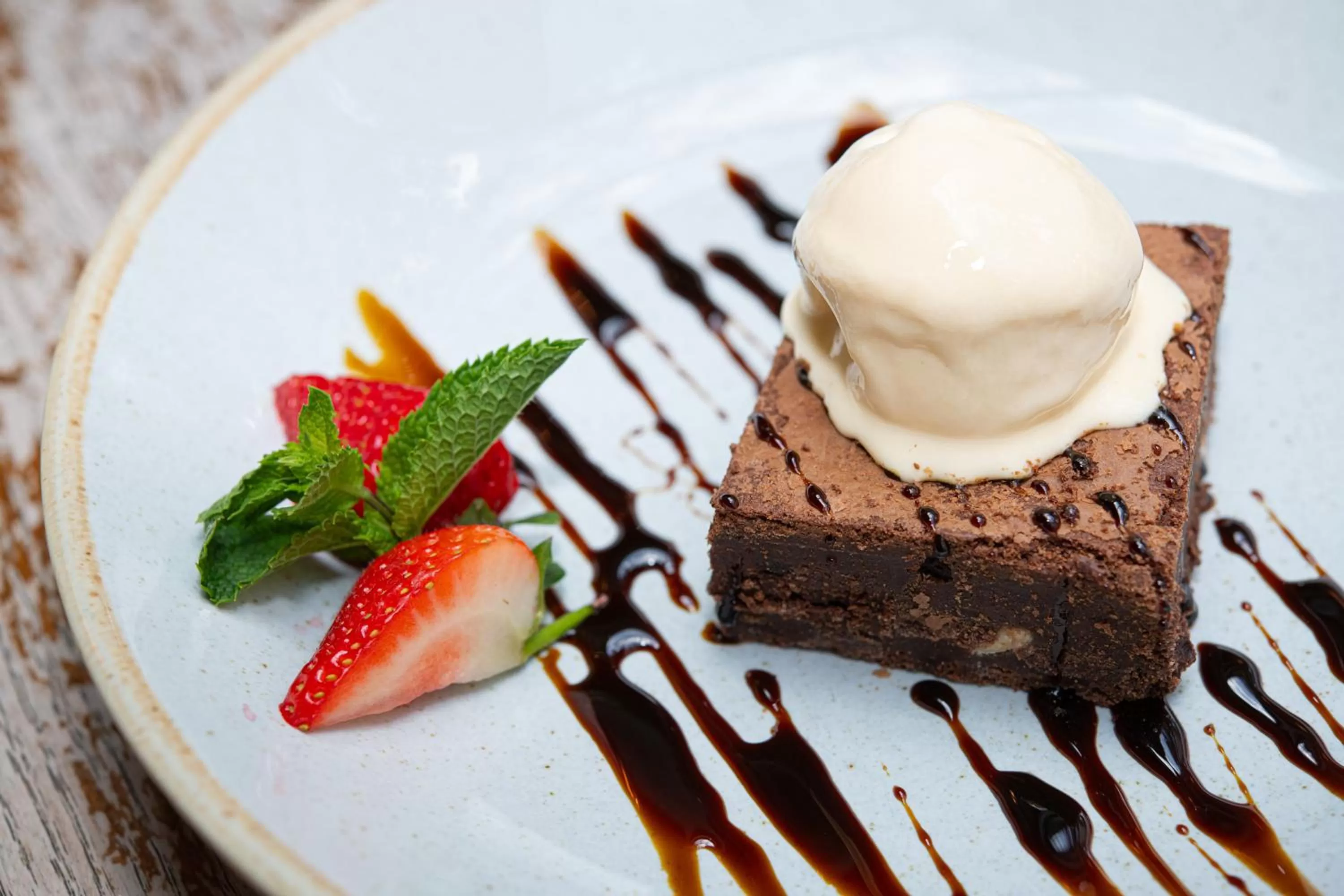 Restaurant/places to eat in Kew Gardens Hotel