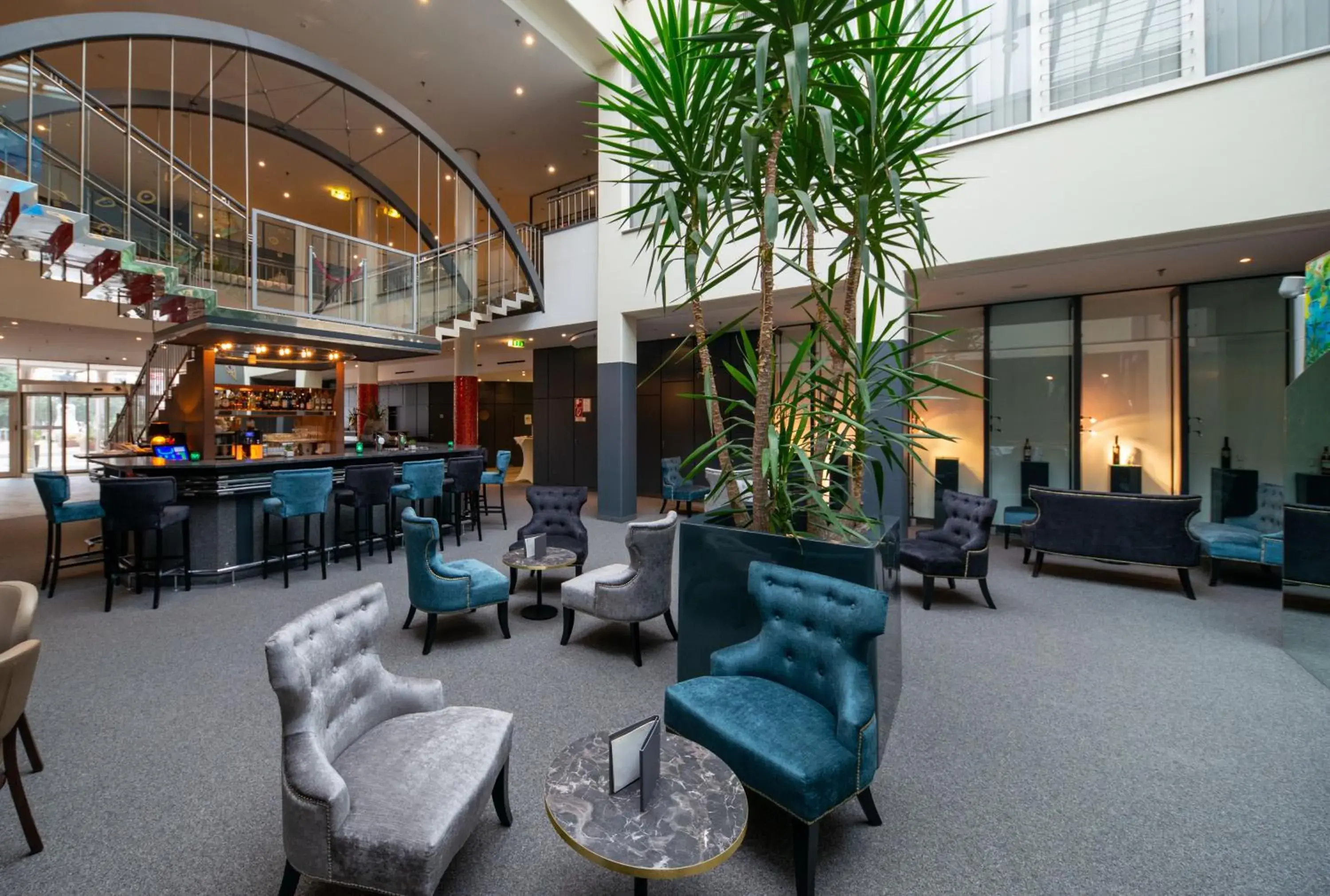 Lounge or bar, Lobby/Reception in Hotel Metropol