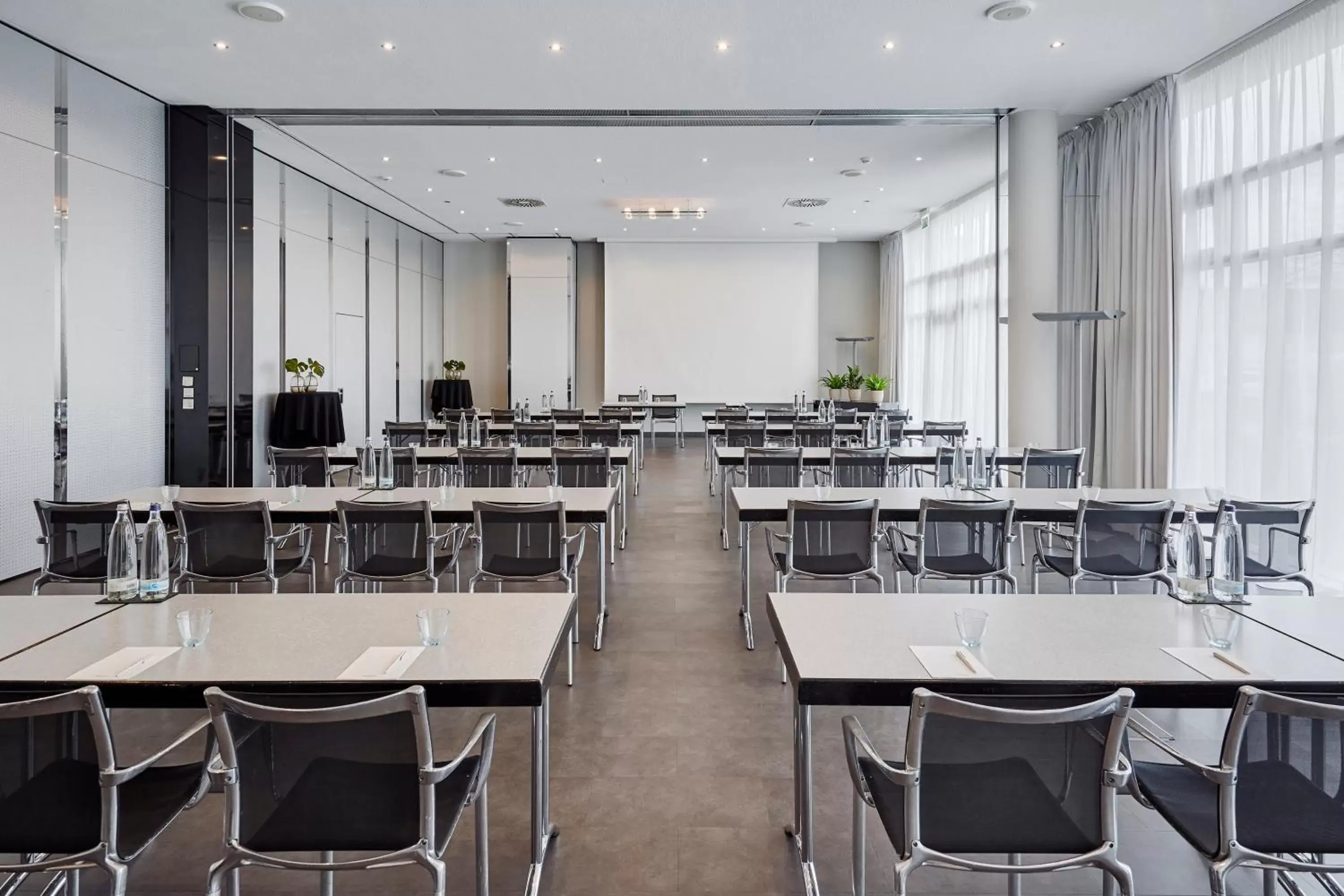 Meeting/conference room in INNSiDE by Meliá Bremen