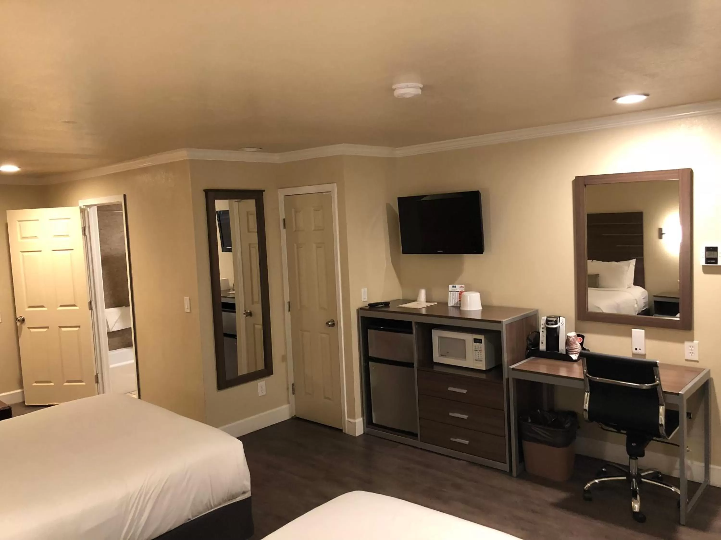 Bedroom, Bed in El Castell Motel