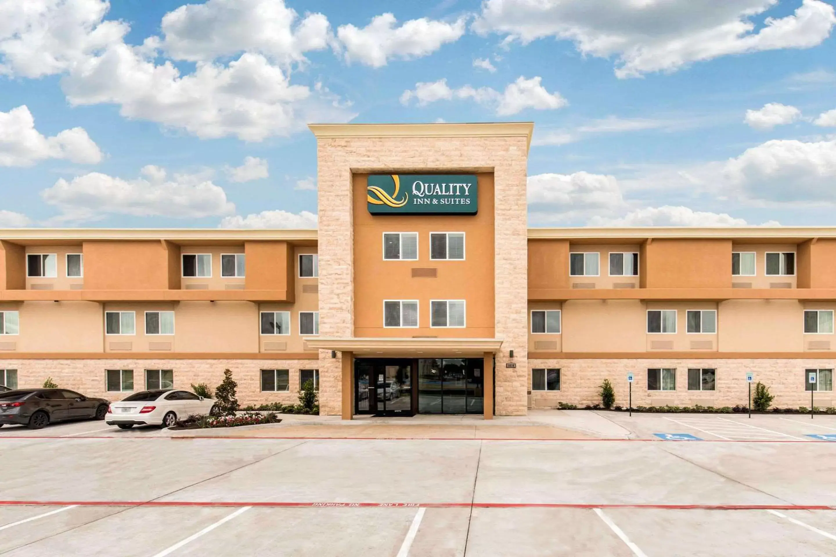 Property building in Quality Inn & Suites Plano
