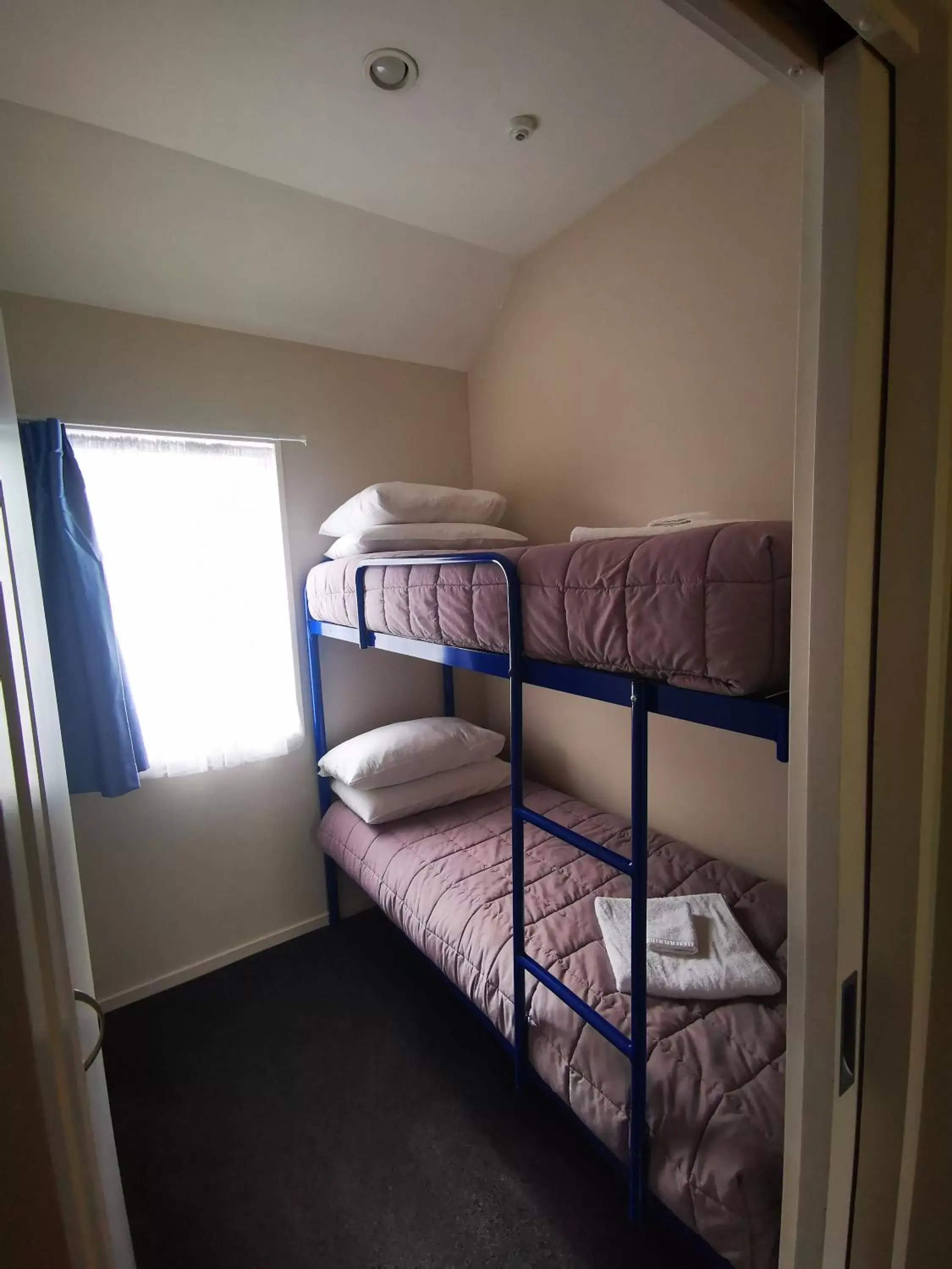 One-Bedroom Family Suite in Airport Birches Motel