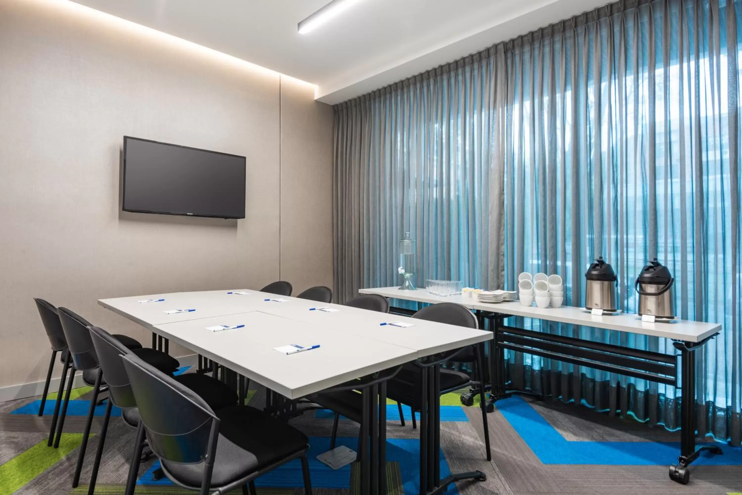 Meeting/conference room in Holiday Inn Express Bogotá - Parque La 93, an IHG Hotel