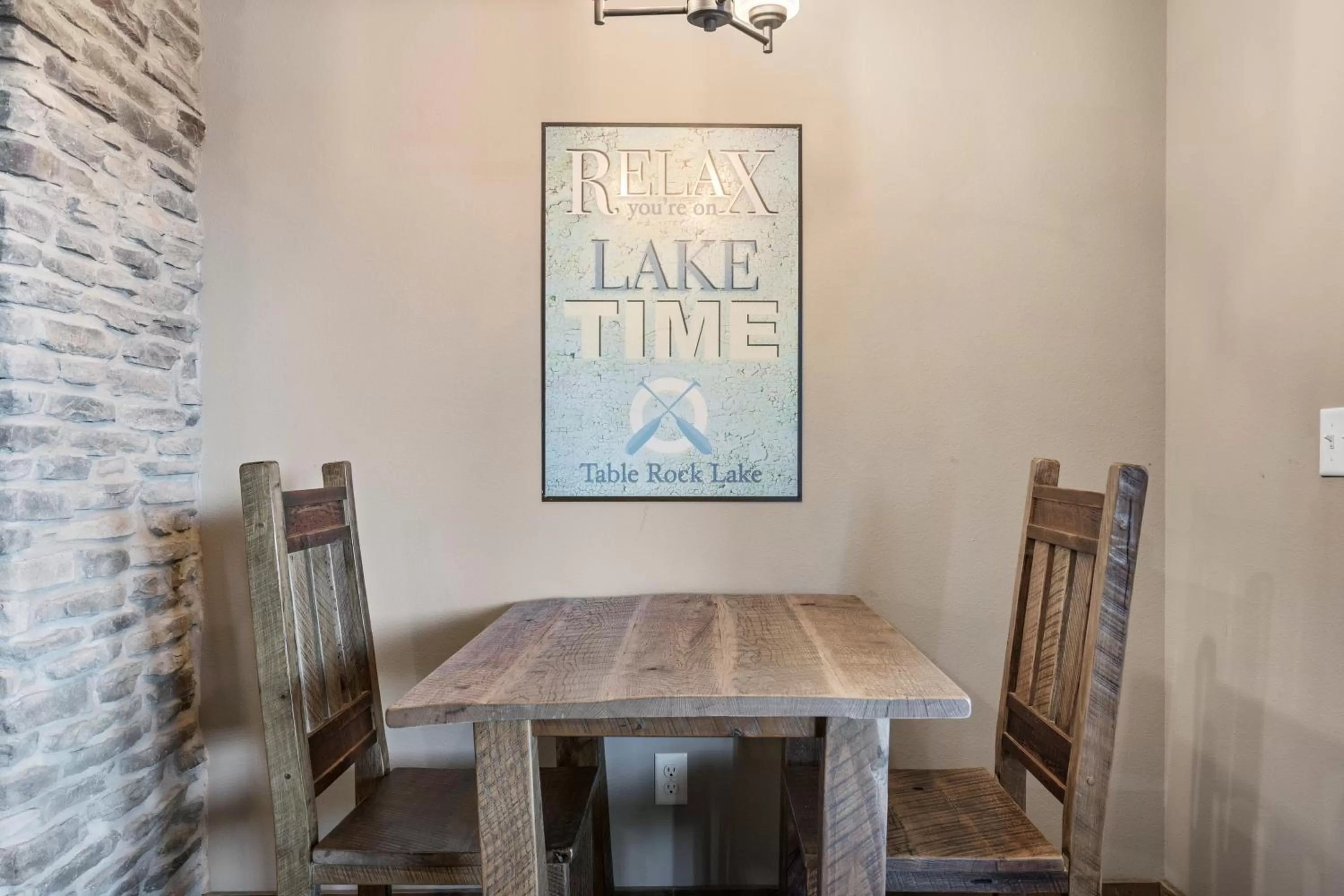 Dining area in Table Rock Resorts at Indian Point