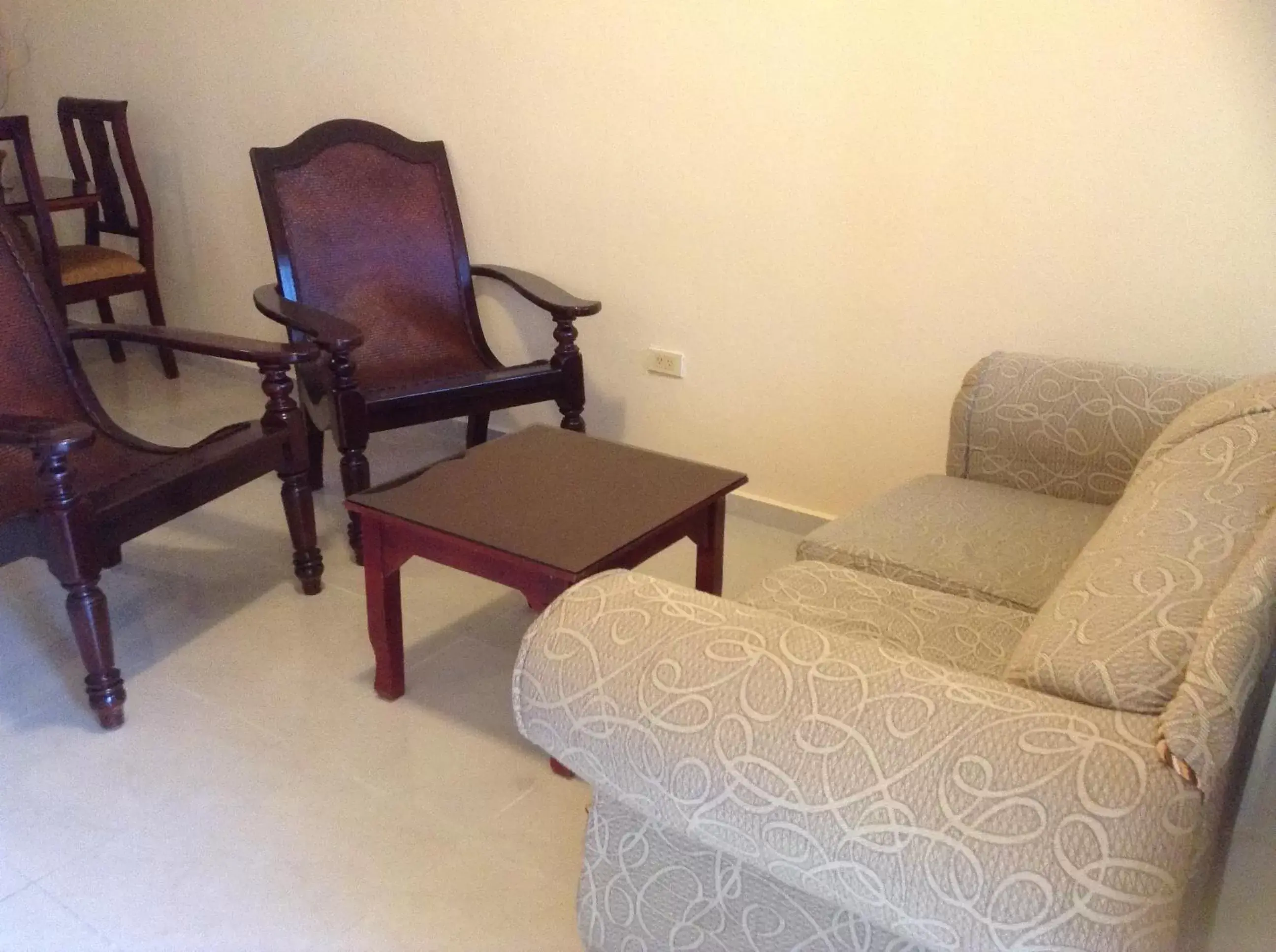 Living room, Seating Area in White Sands shared apartments