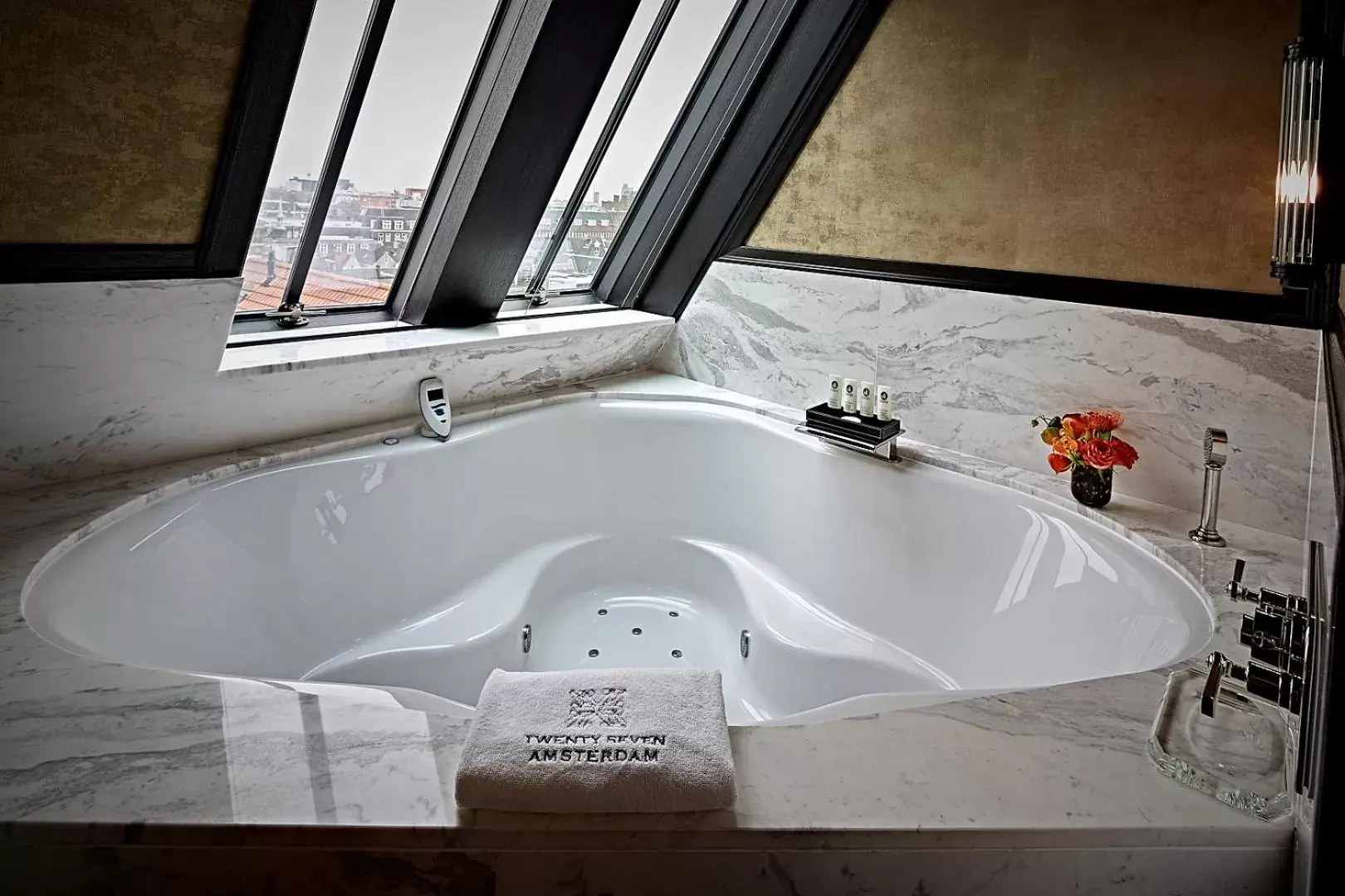 Hot Tub in Hotel TwentySeven - Small Luxury Hotels of the World