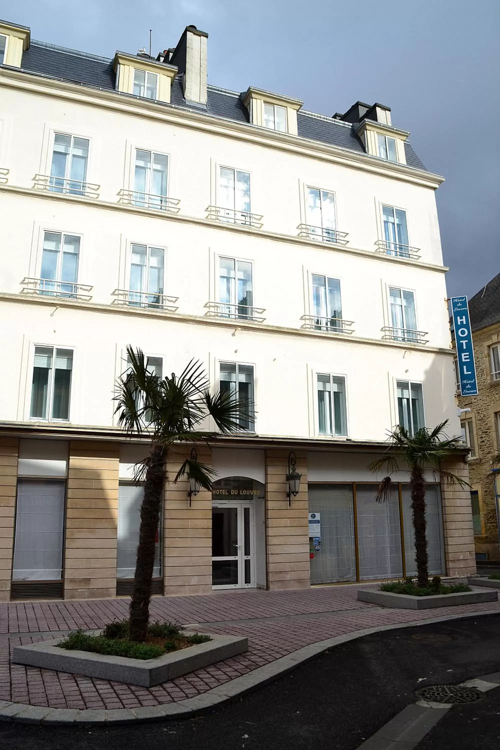 Property Building in Hotel du Louvre