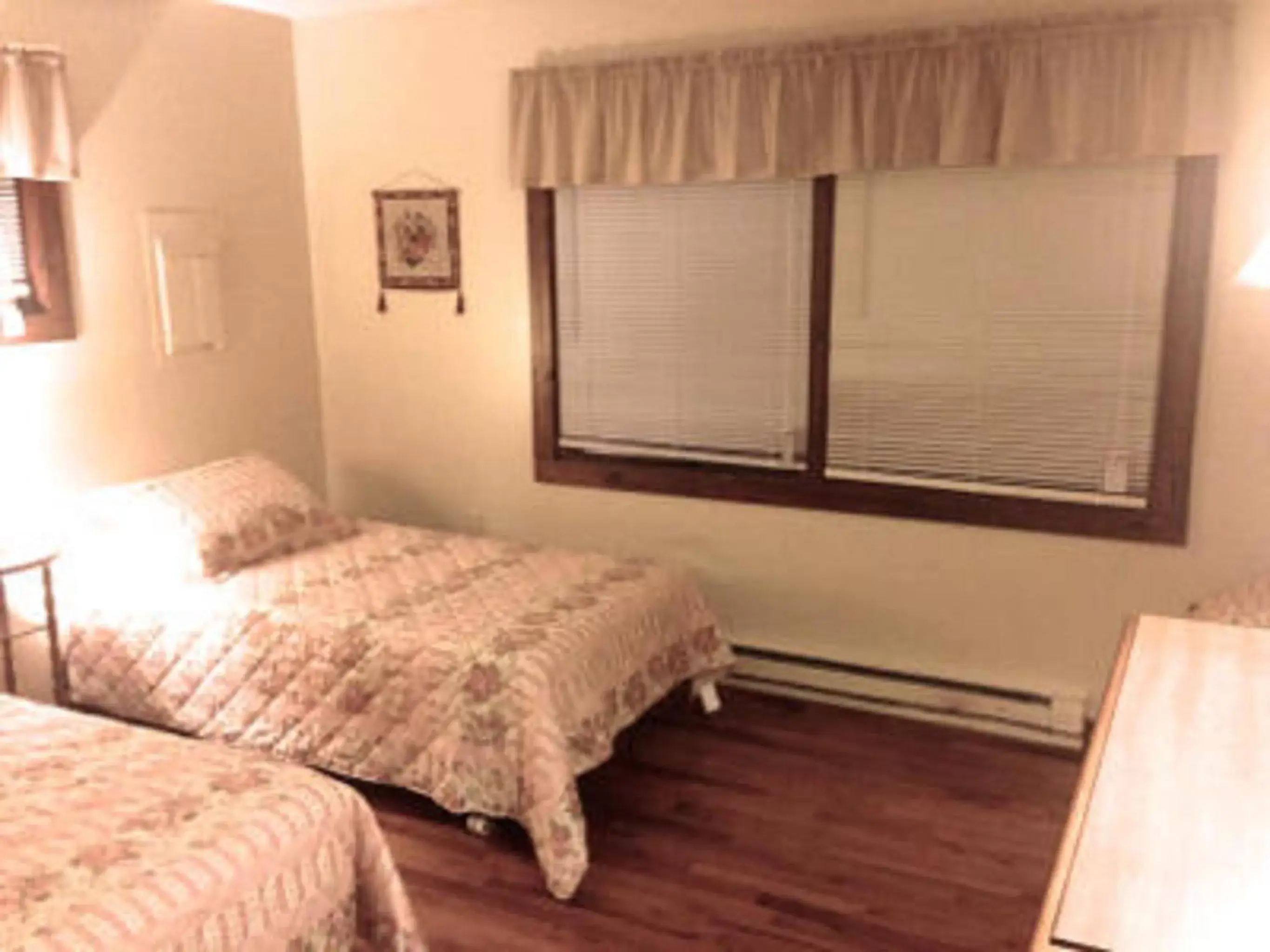 Bed, Room Photo in Echo Valley Cottages