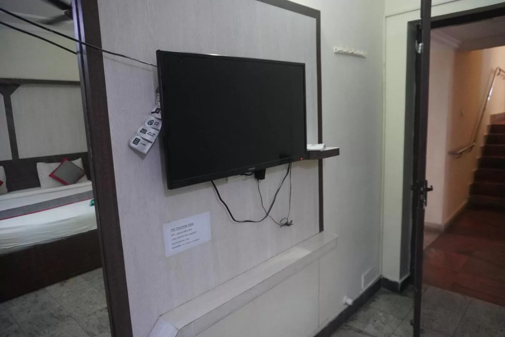 TV and multimedia, Bed in The Dolphin Park Hotel, Virugambakkam