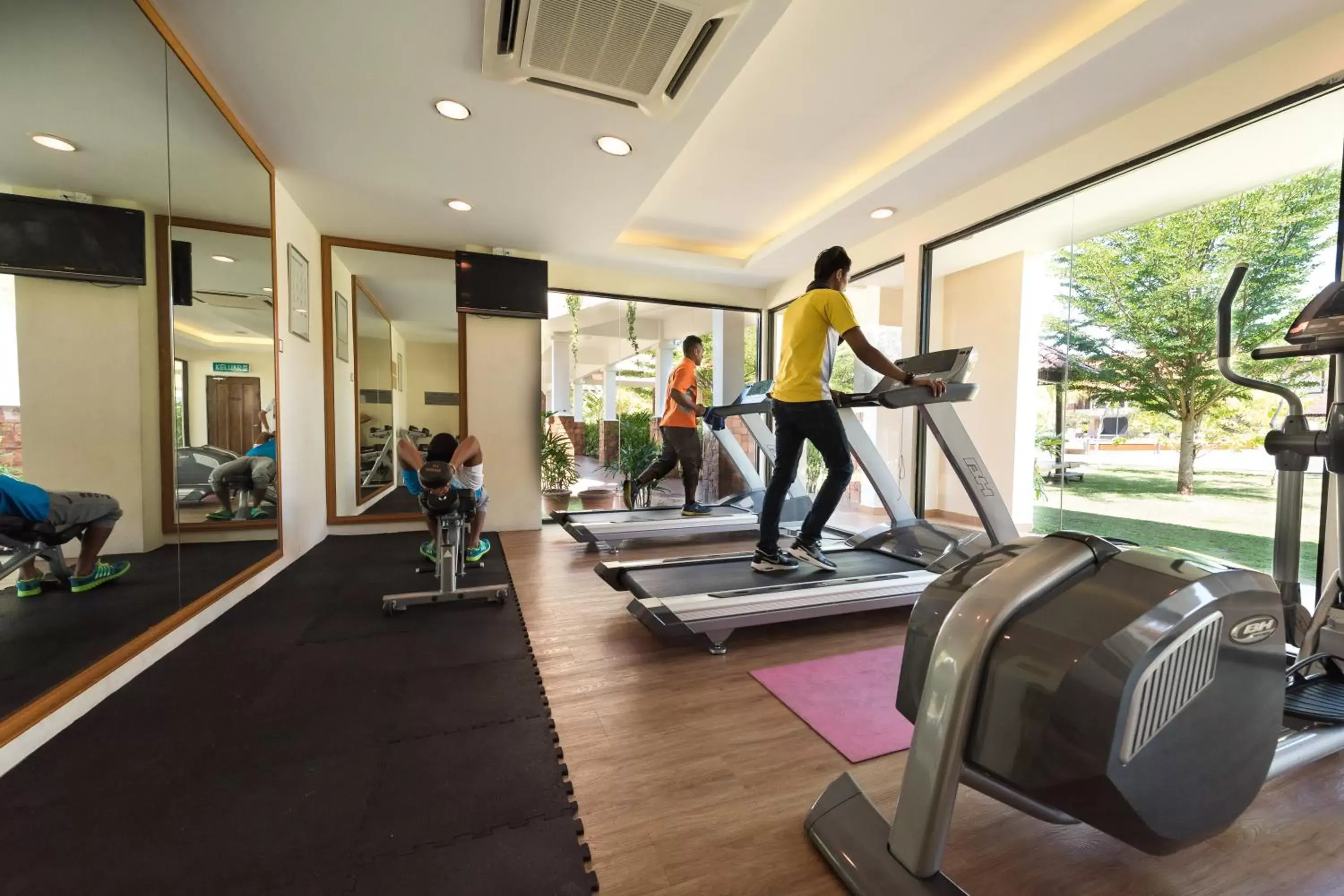 Activities, Fitness Center/Facilities in Tok Aman Bali Beach Resort @ Beachfront