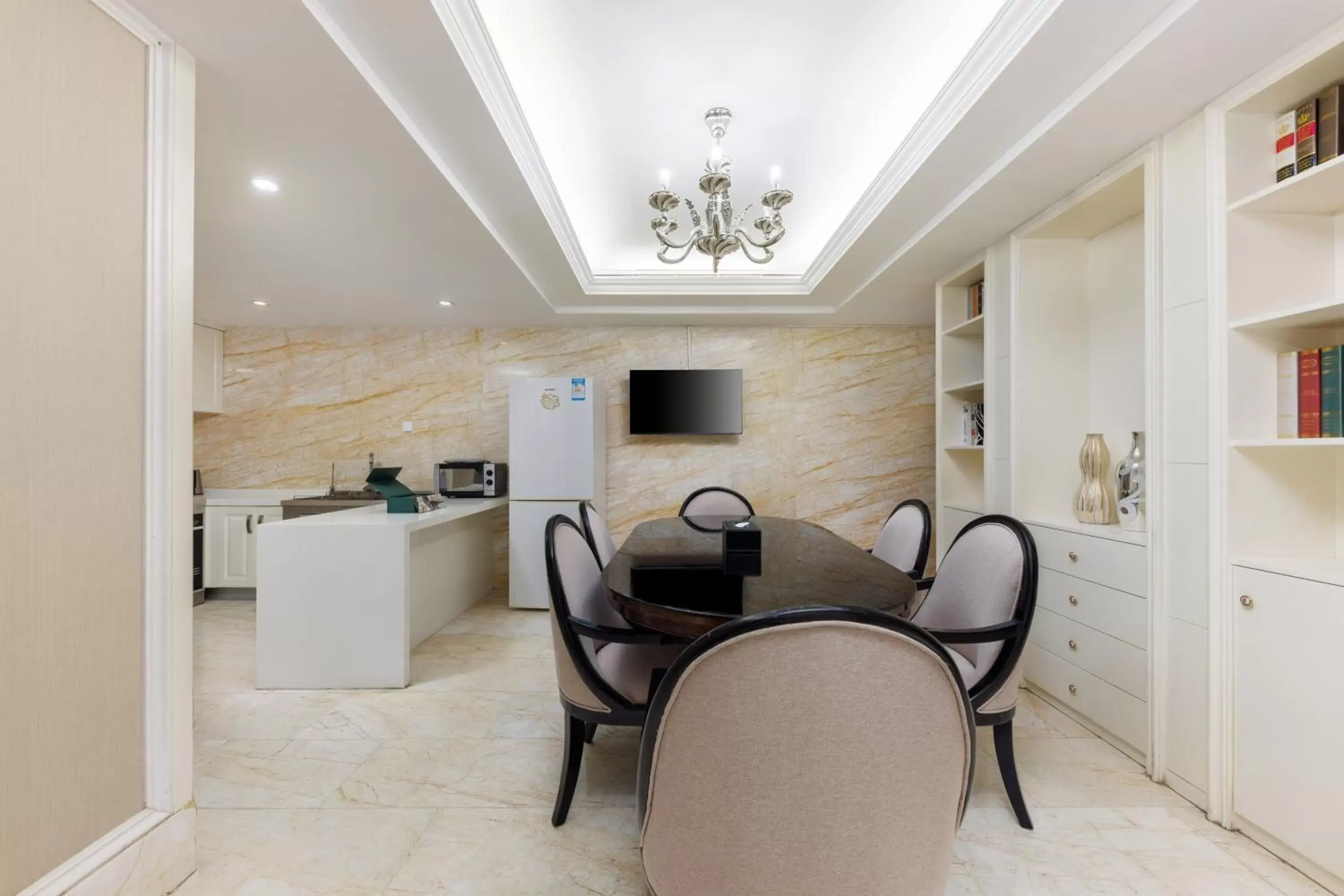 Kitchen or kitchenette in Sunflower Hotel & Residence, Shenzhen