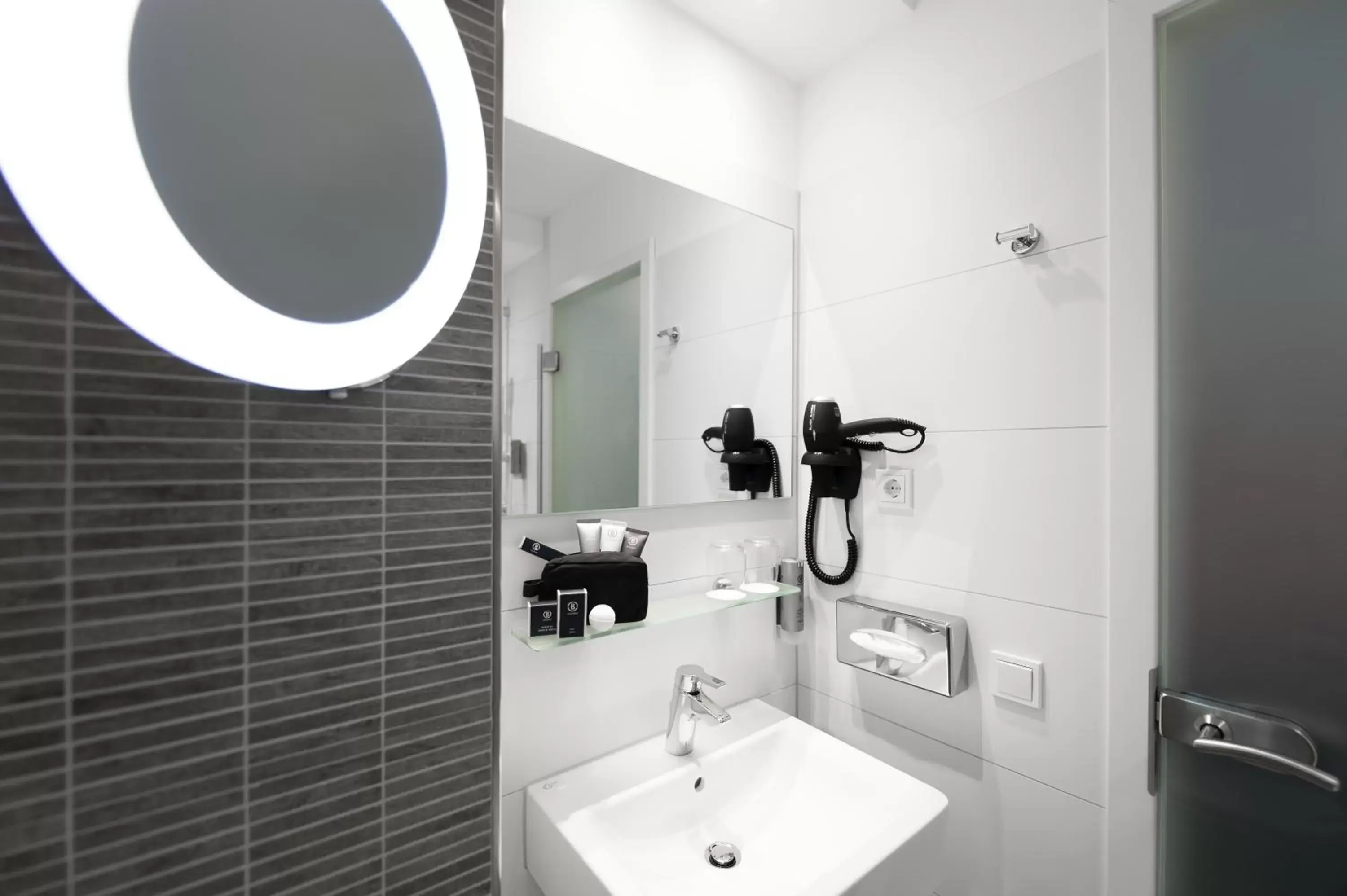 Decorative detail, Bathroom in Best Western Plus Parkhotel Velbert