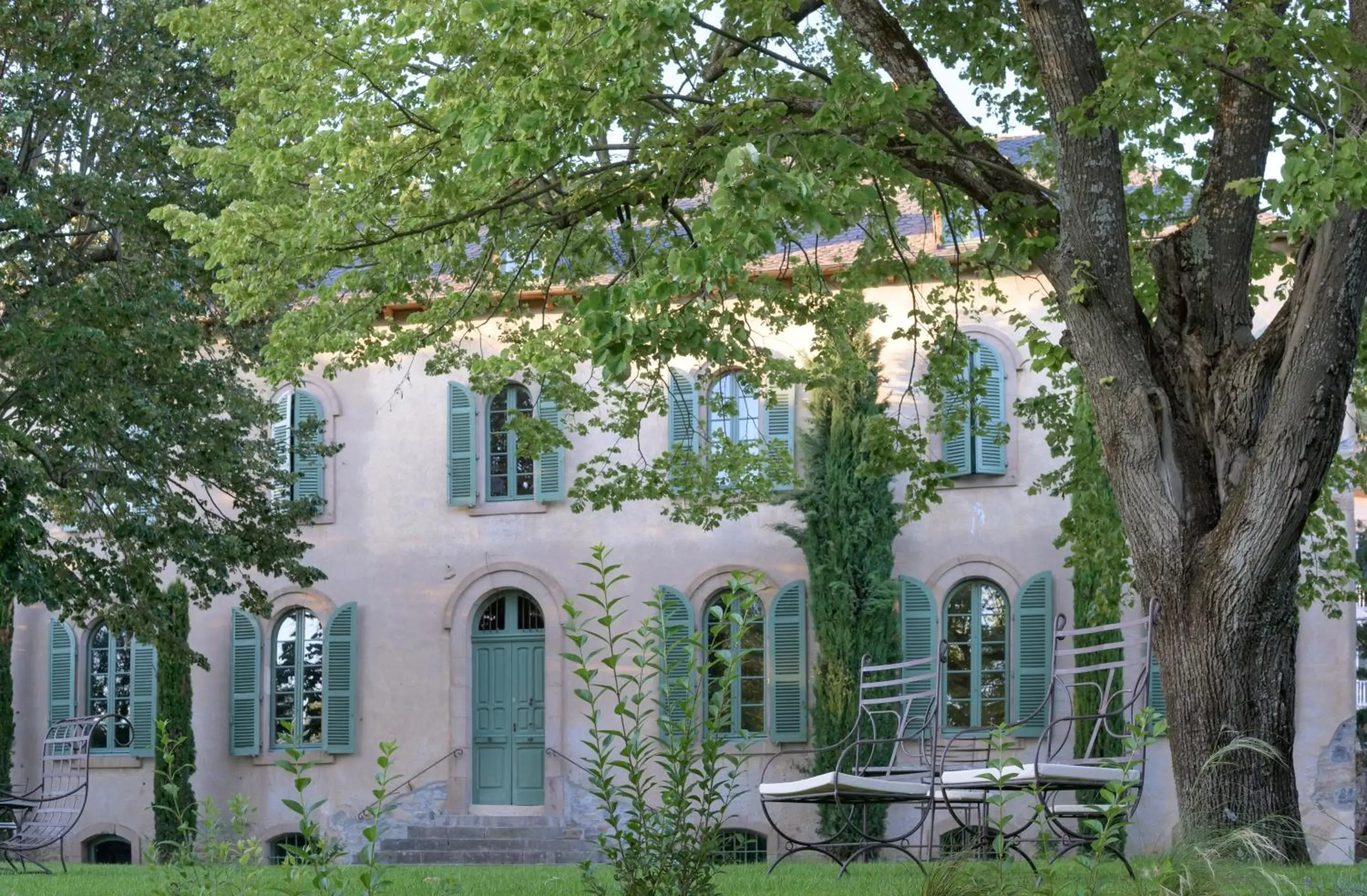 Property Building in Couvent de la Salette