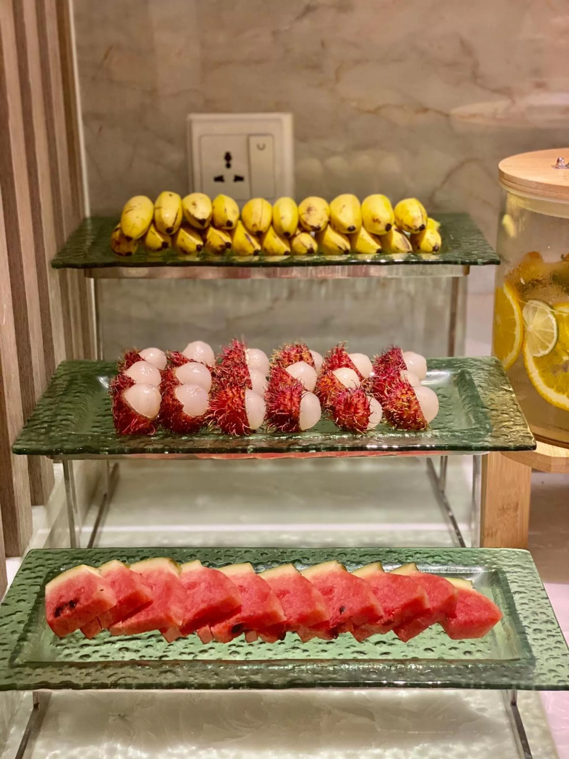 Restaurant/places to eat, Food in UpTown Hotel