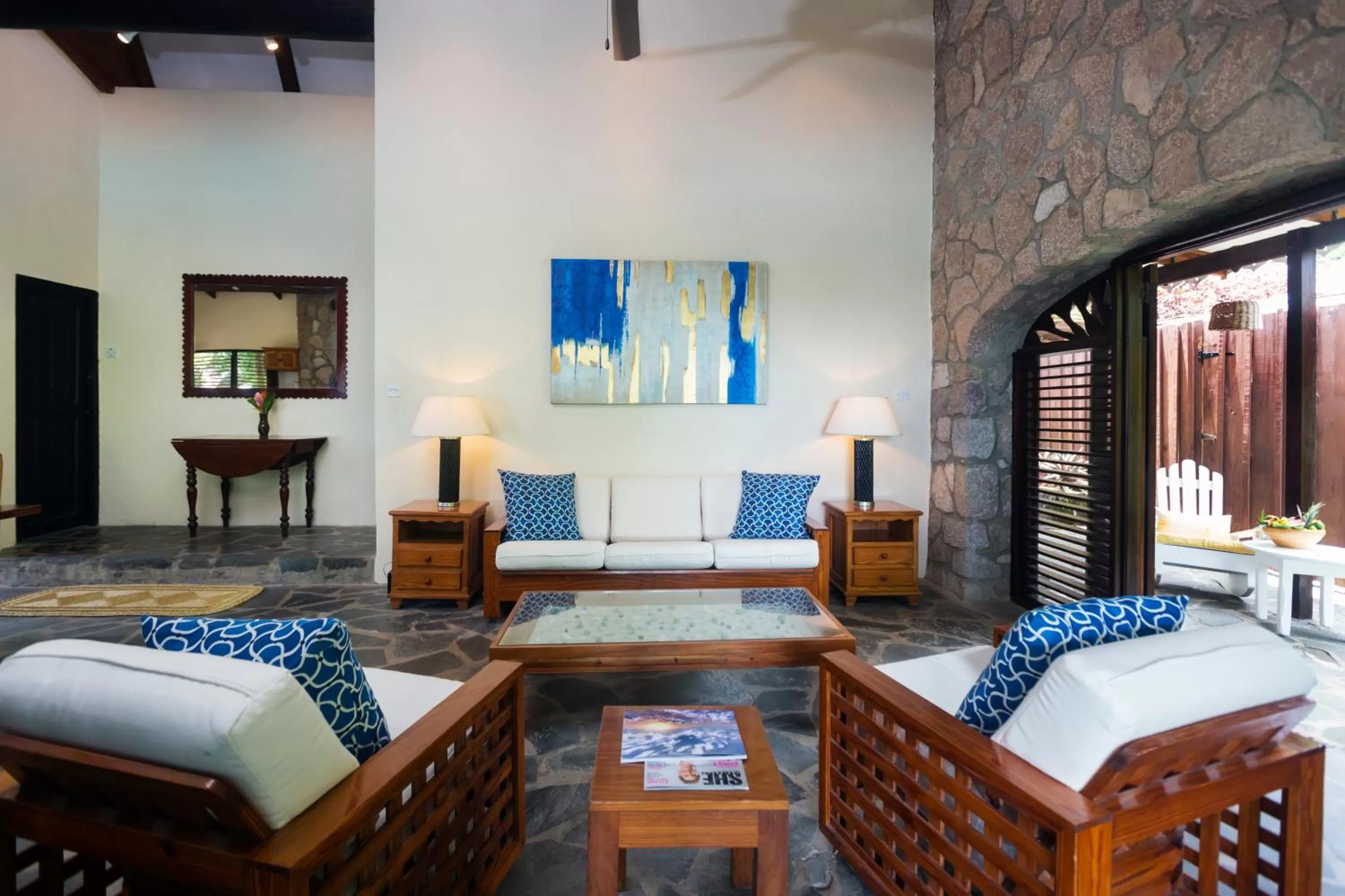 Living room, Bed in Stonefield Villa Resort