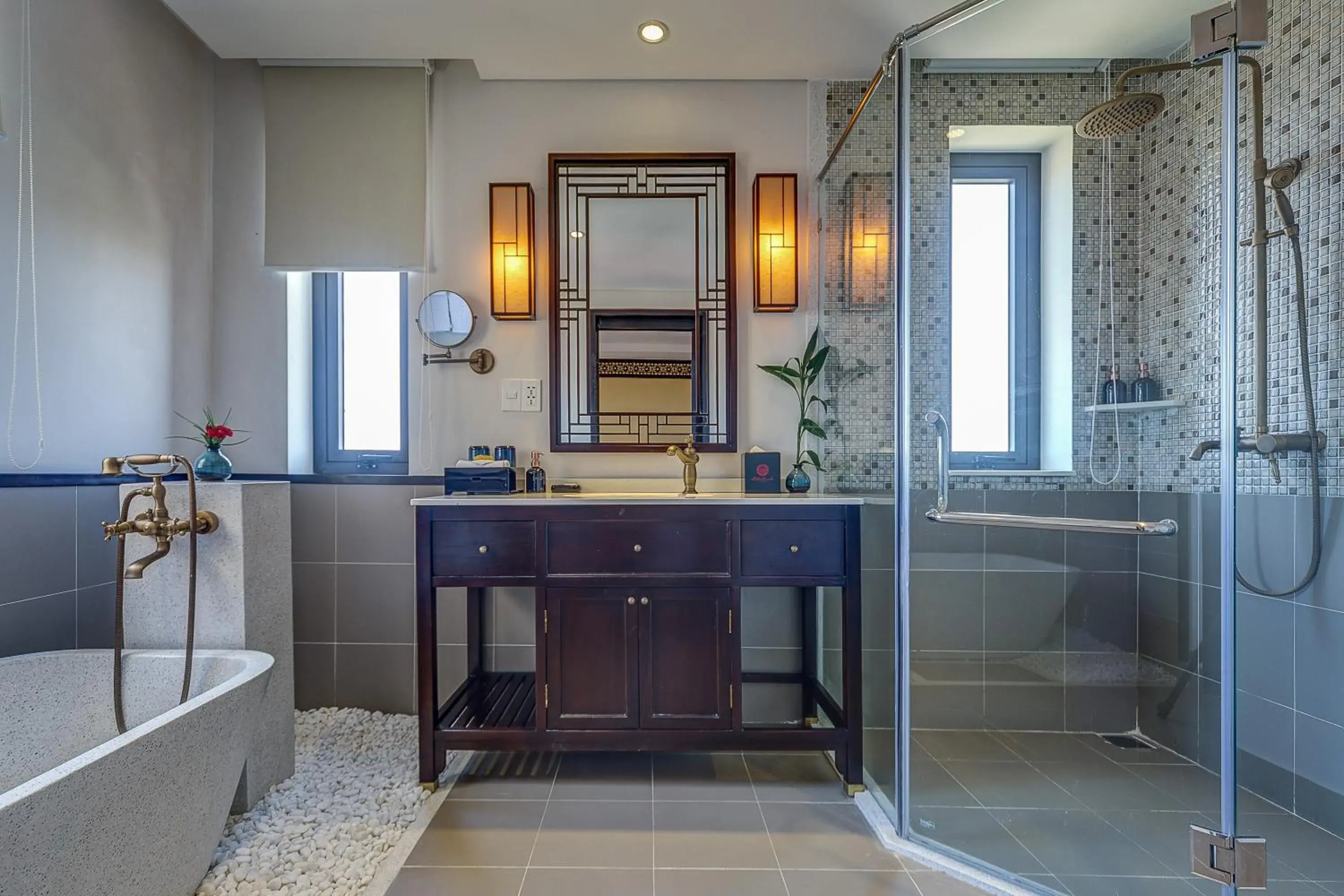 Bathroom in Hoi An Central Boutique Hotel & Spa (Little Hoi An Central Boutique Hotel & Spa)