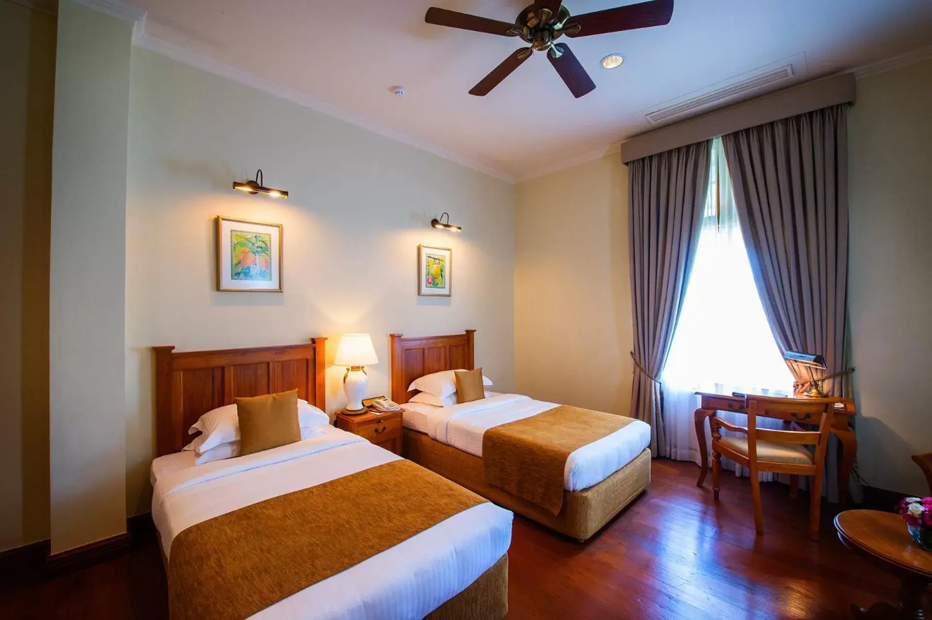 Bedroom, Bed in Galle Face Hotel