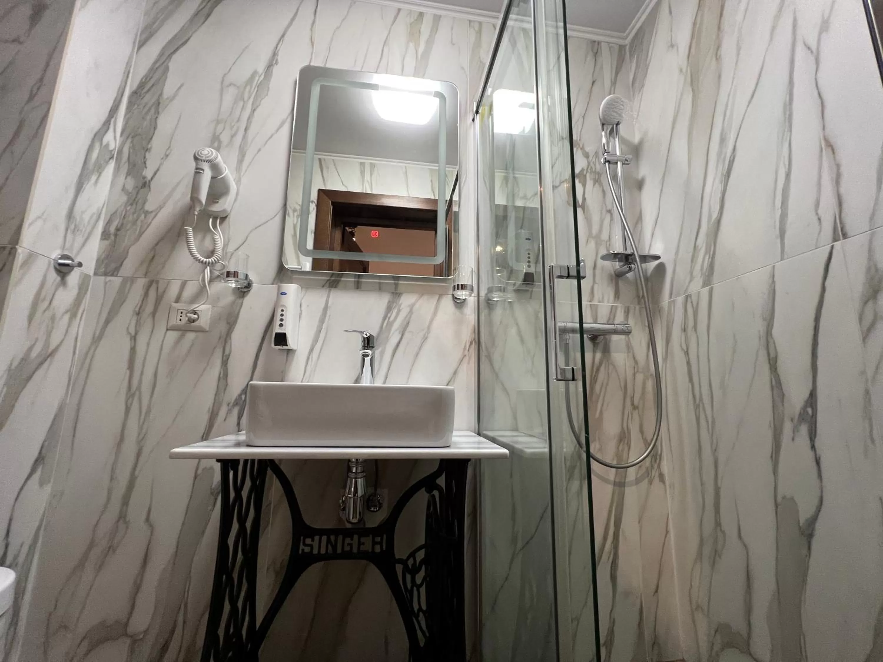 Bathroom in Hotel Boutique Cathedral Plaza Residences room for rent downtown