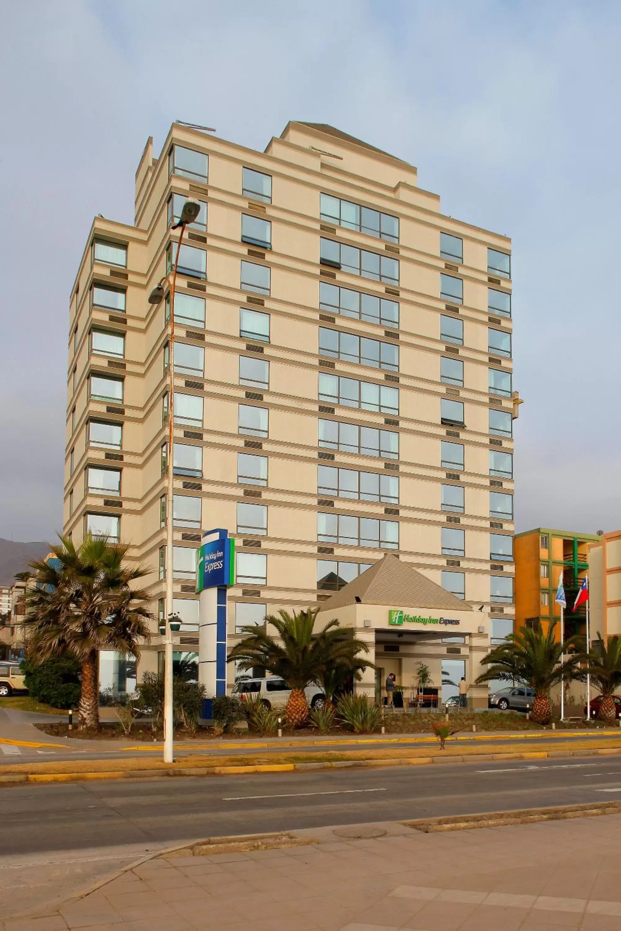 Facade/entrance, Property Building in Holiday Inn Express - Antofagasta, an IHG Hotel