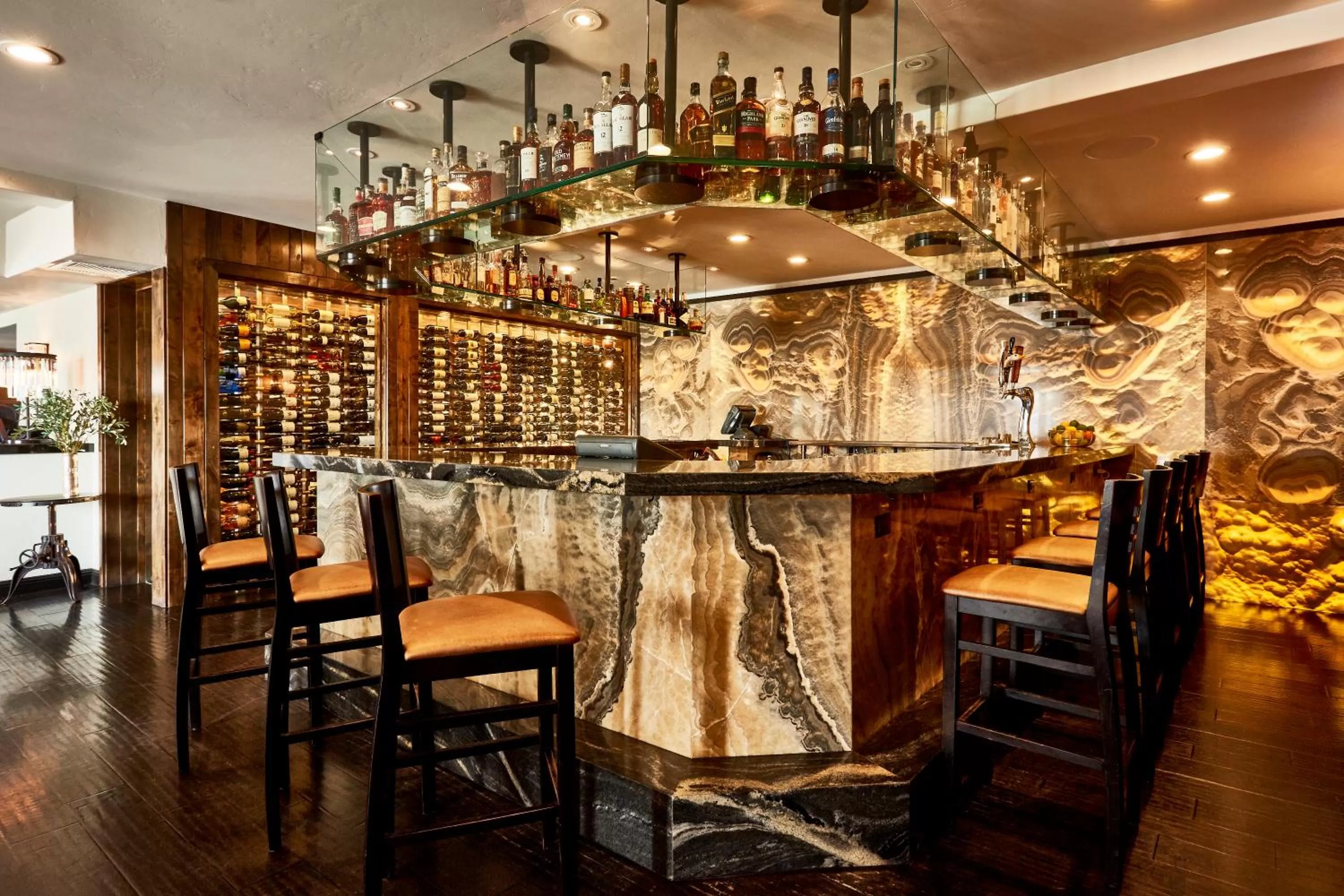 Lounge or bar in The Landing Resort and Spa