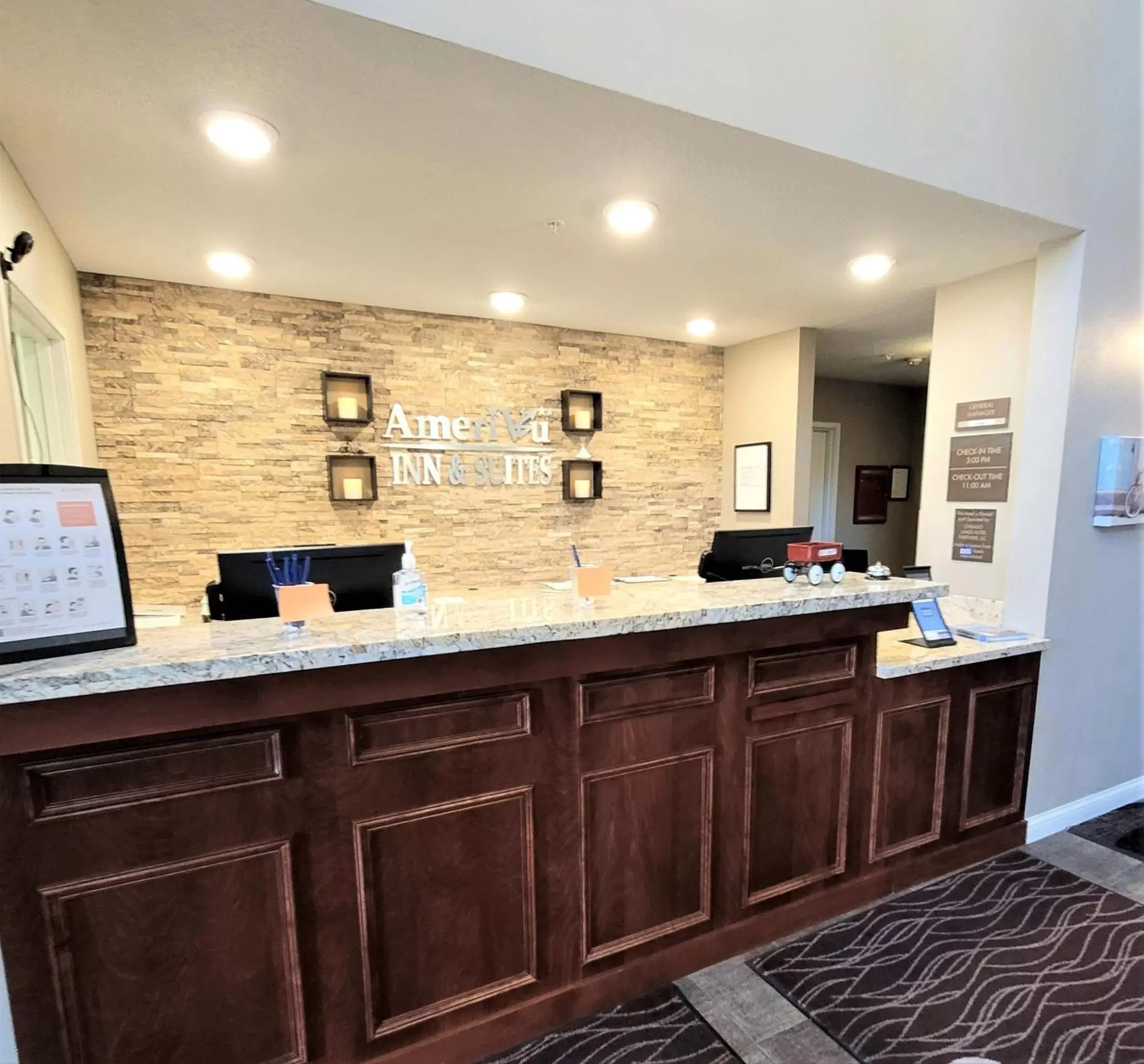 Lobby/Reception in AmeriVu Inn and Suites - Chisago City