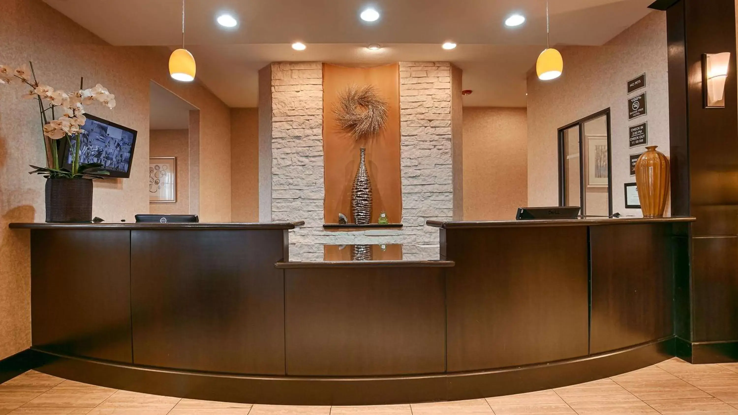 Lobby or reception, Lobby/Reception in Best Western Plus Lytle Inn and Suites