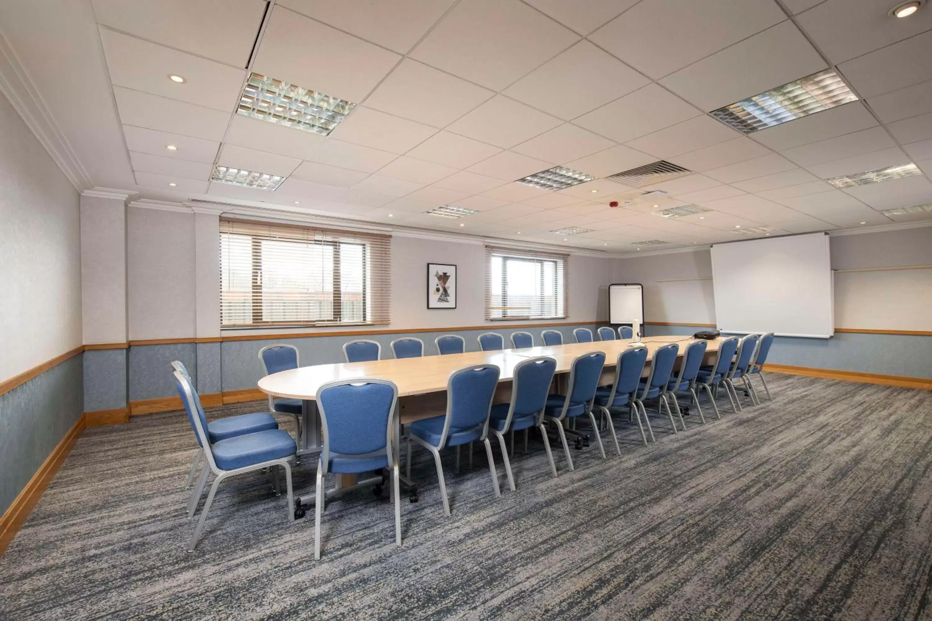 Meeting/conference room in DoubleTree by Hilton Swindon Hotel