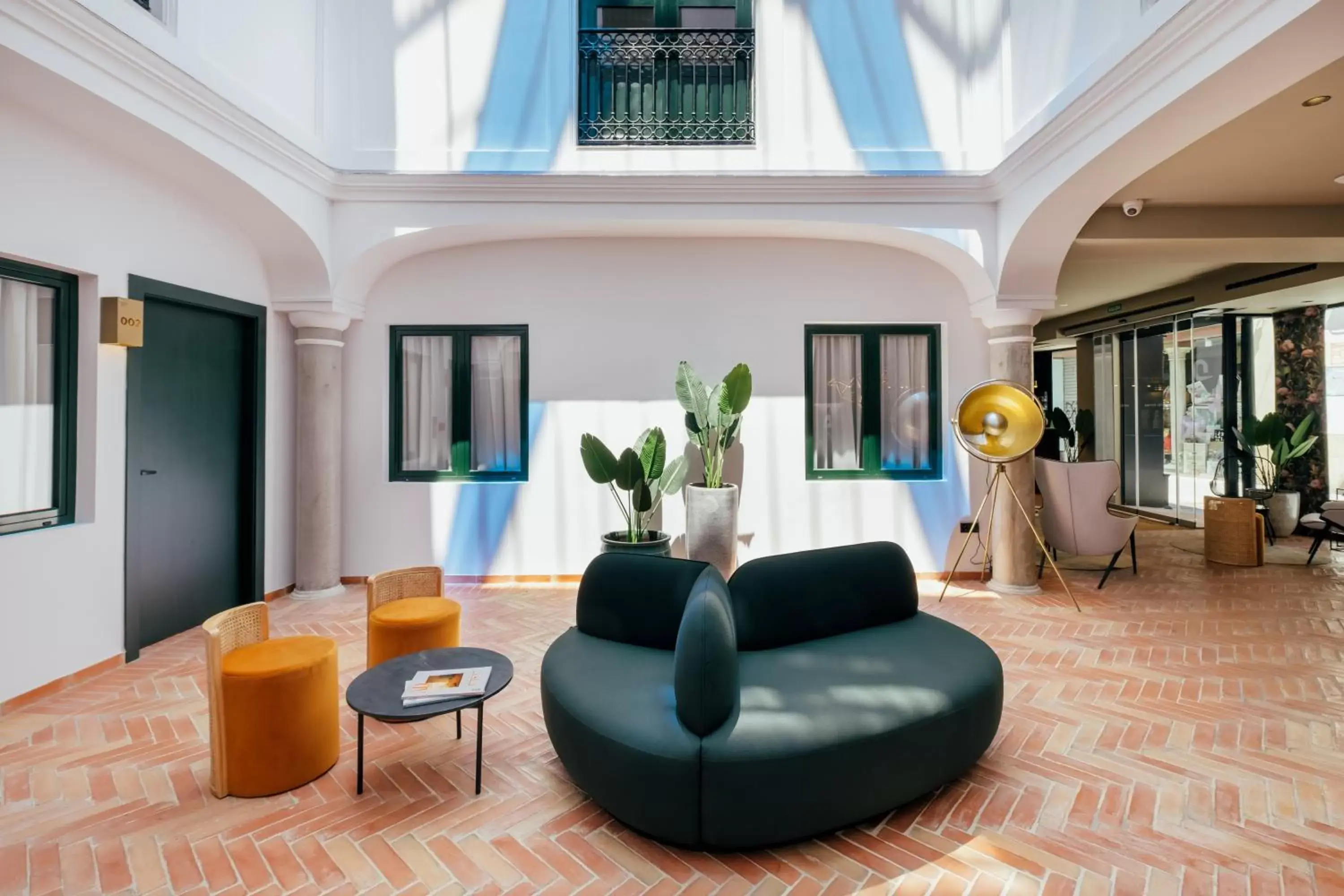 Patio, Lobby/Reception in Hotel Cetina Sevilla