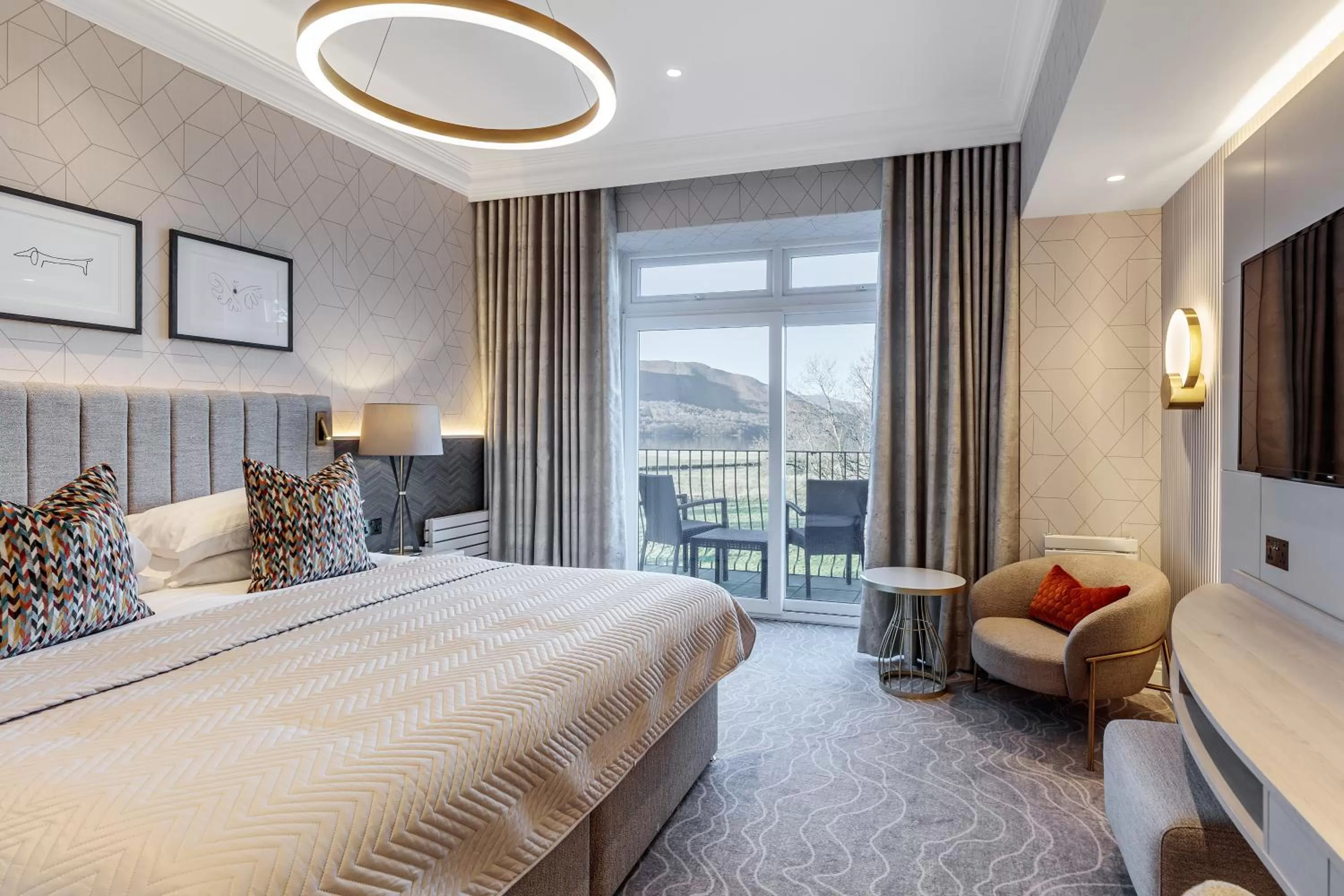 Bed in Lodore Falls Hotel & Spa