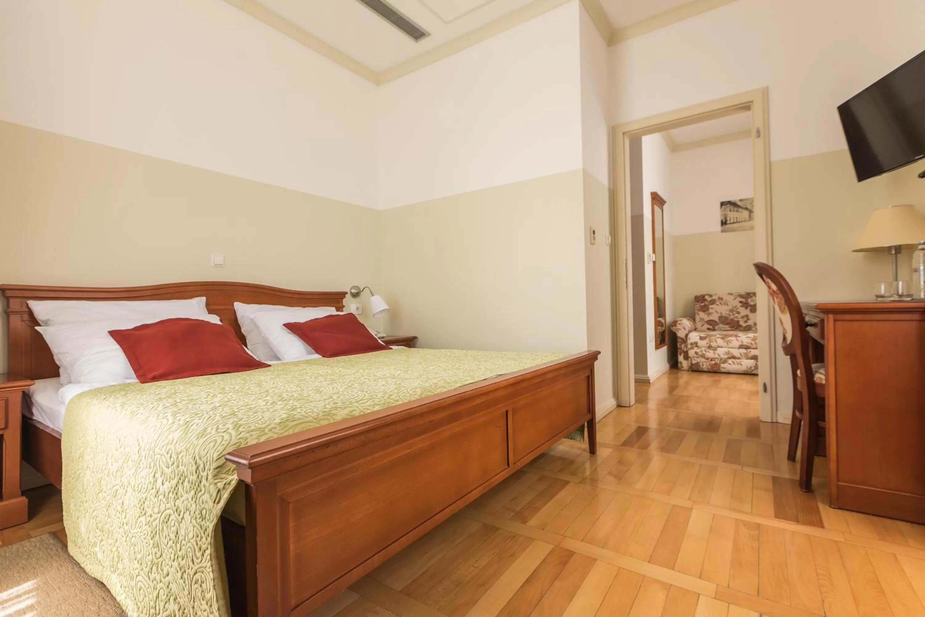 Bed in Heritage Hotel Frankopan