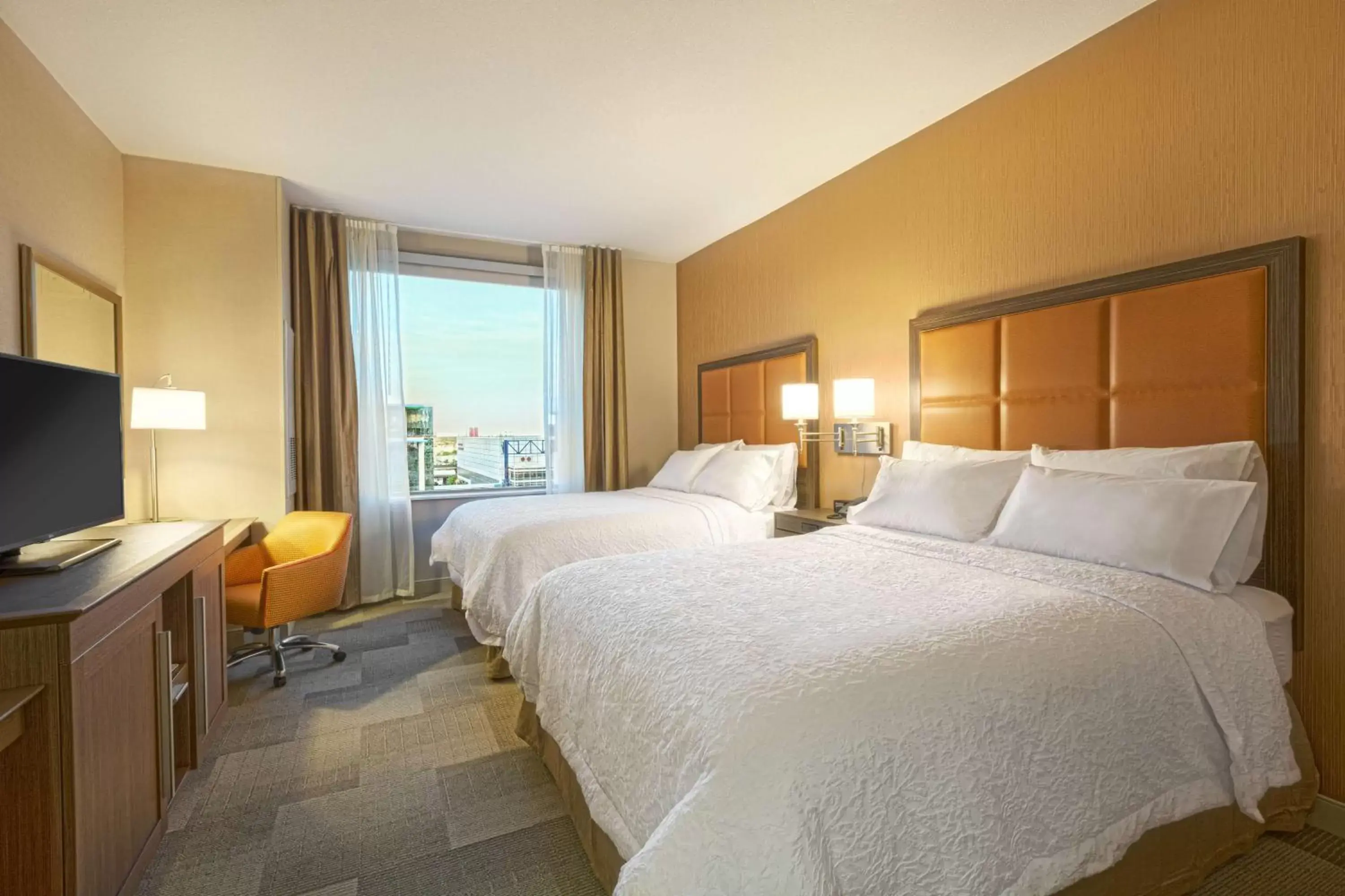 Bed in Hampton Inn Houston Downtown Bed in Hampton Inn Houston Downtown